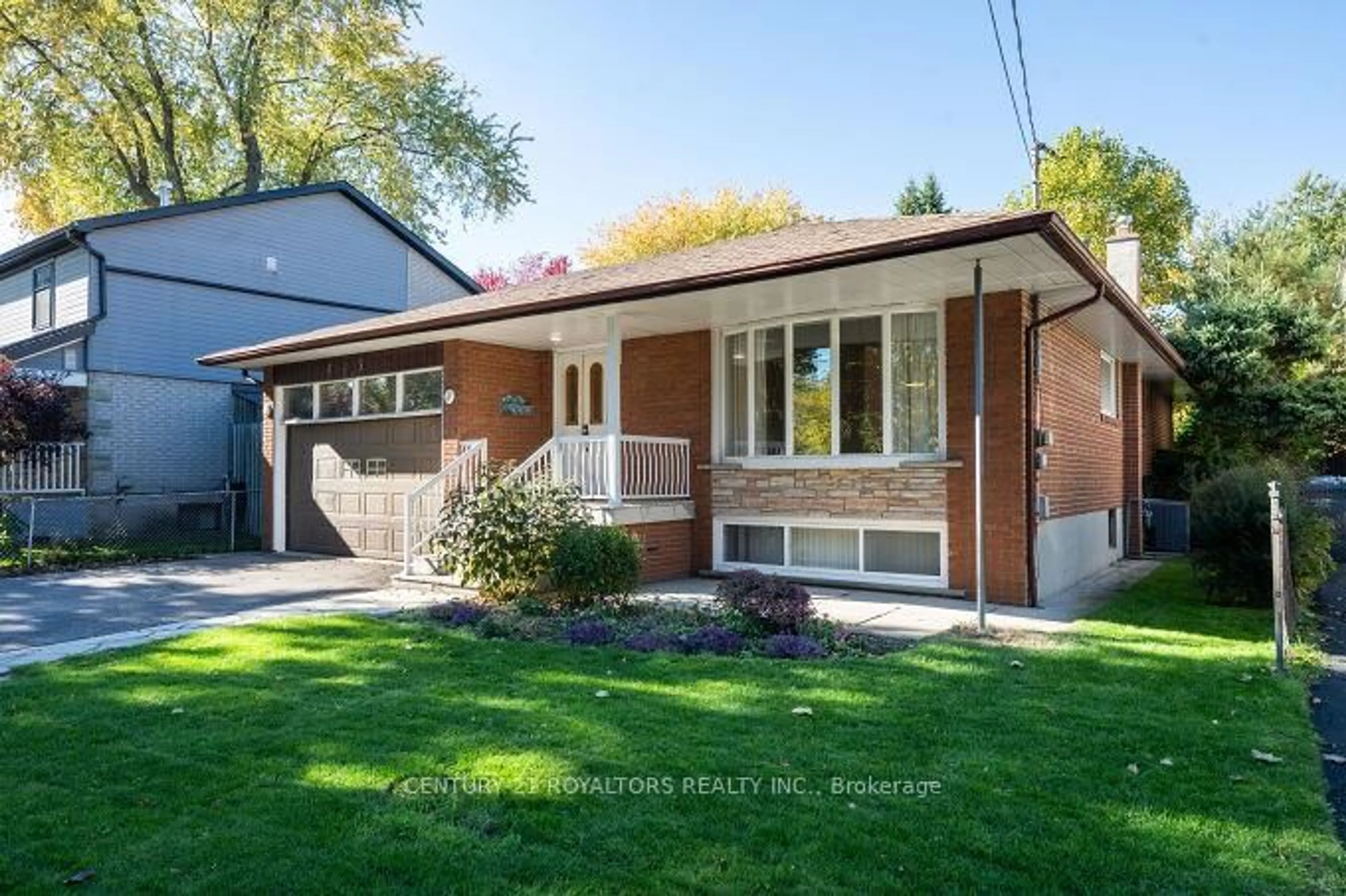Home with brick exterior material, street for 443 Atwater Ave, Mississauga Ontario L5G 2A4