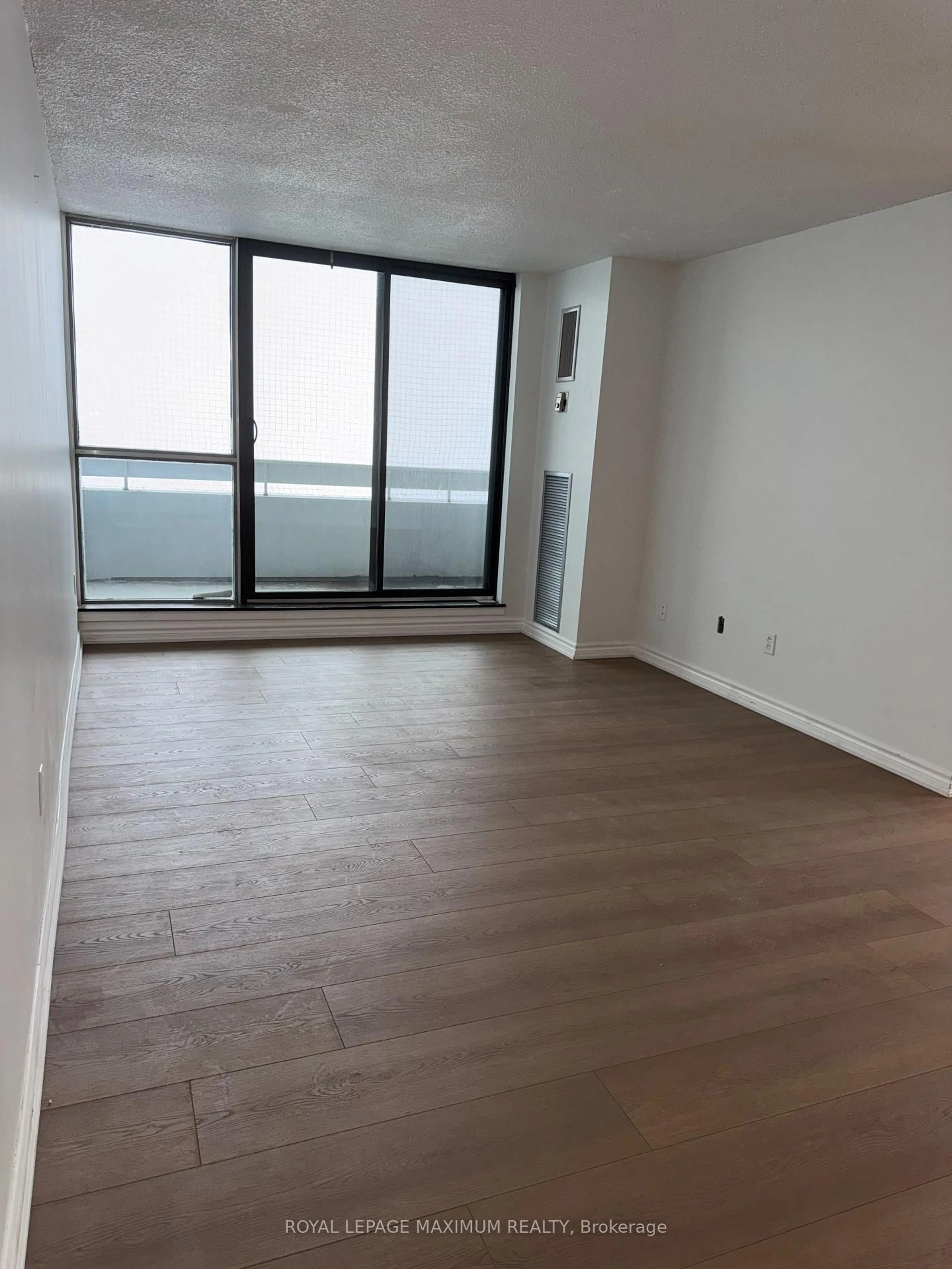 A pic of a room for 15 Kensington Rd #1912, Brampton Ontario L6T 3W2