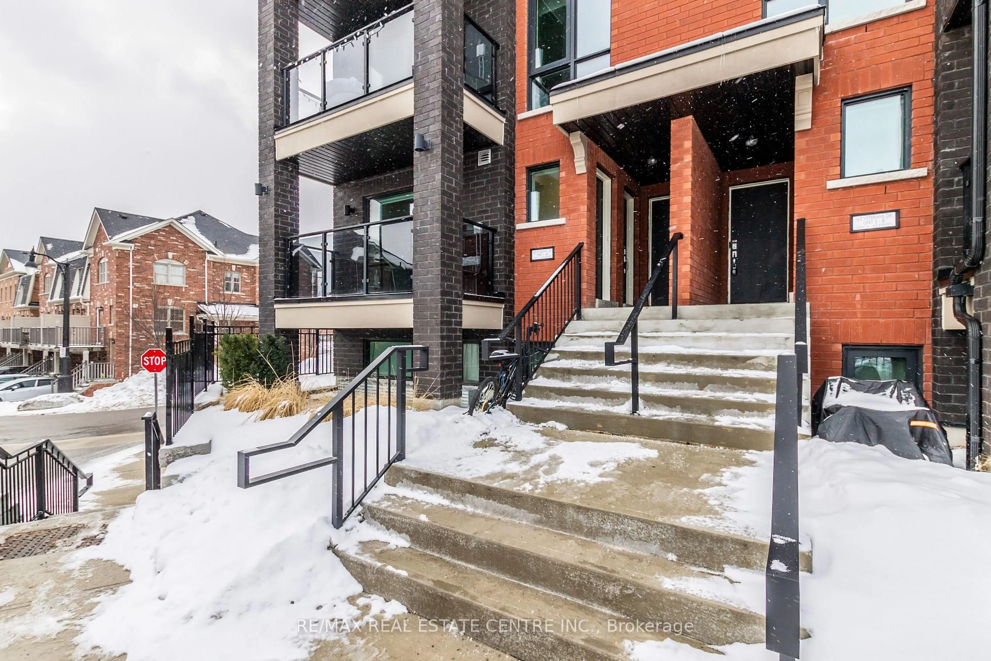 Unknown for 165 veterans Dr #2, Brampton Ontario L7A 5L2