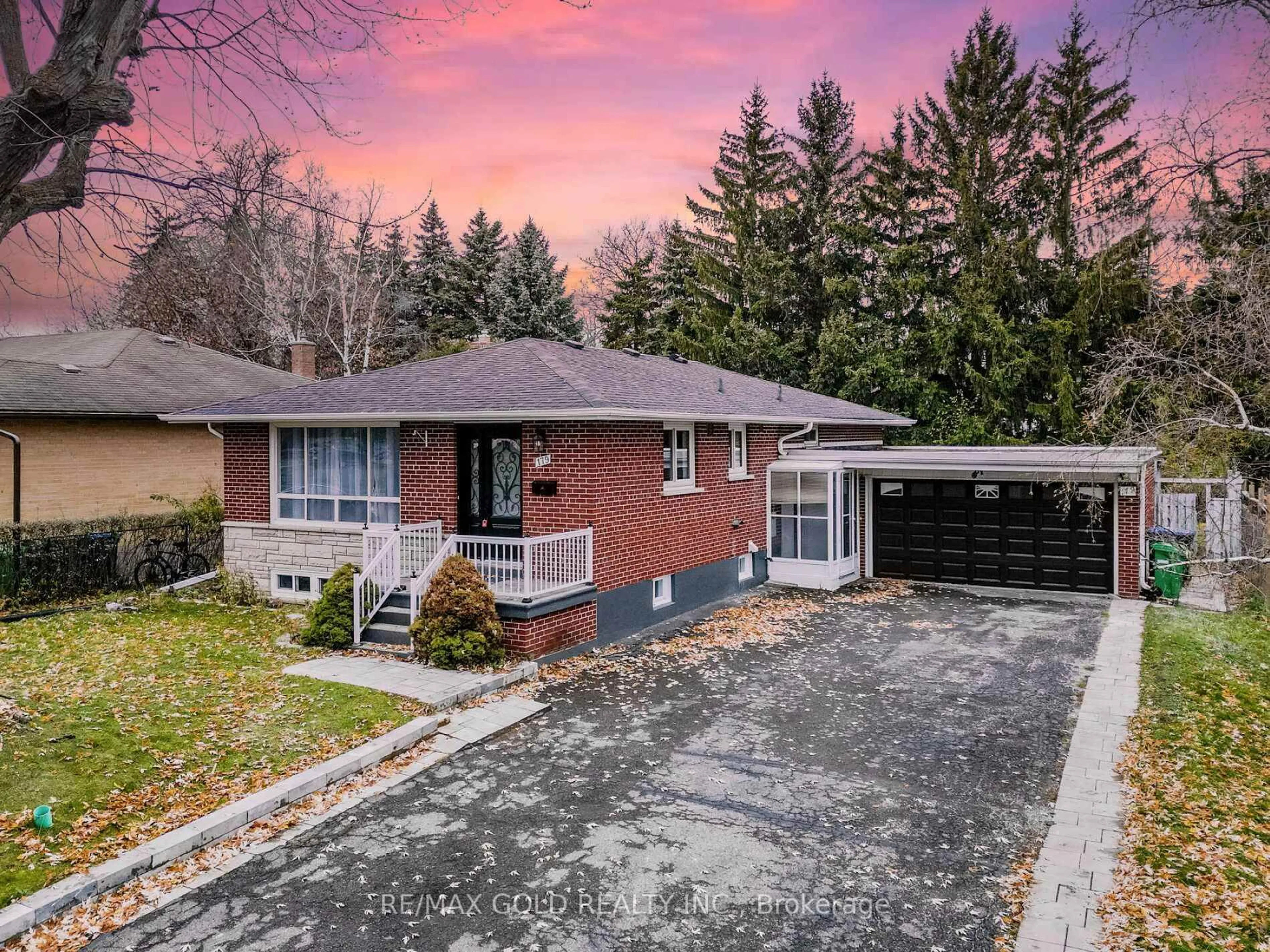 Home with brick exterior material, street for 179 Elizabeth St, Brampton Ontario L6Y 1R8