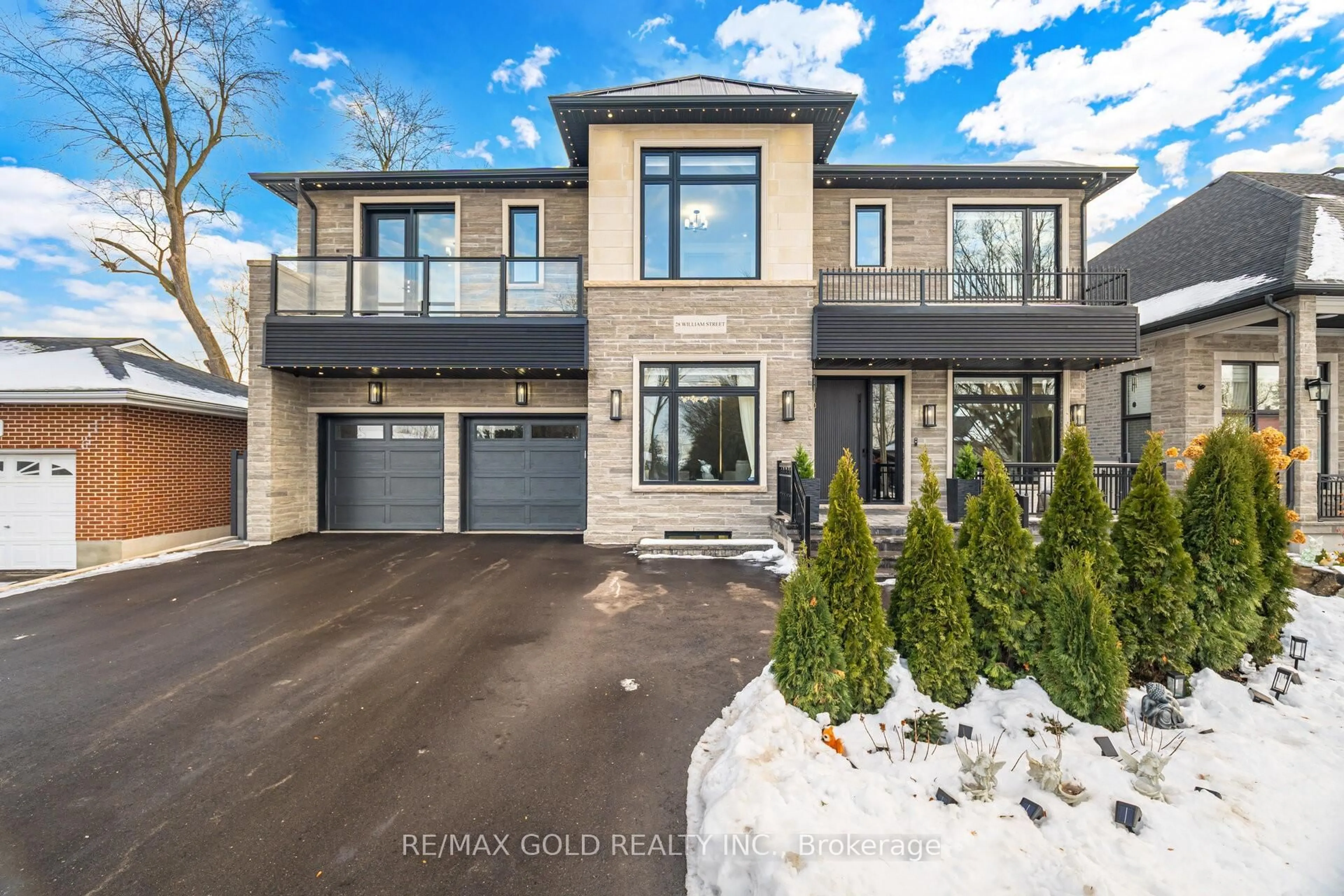 Home with brick exterior material, street for 28 William St, Caledon Ontario L7E 4V2