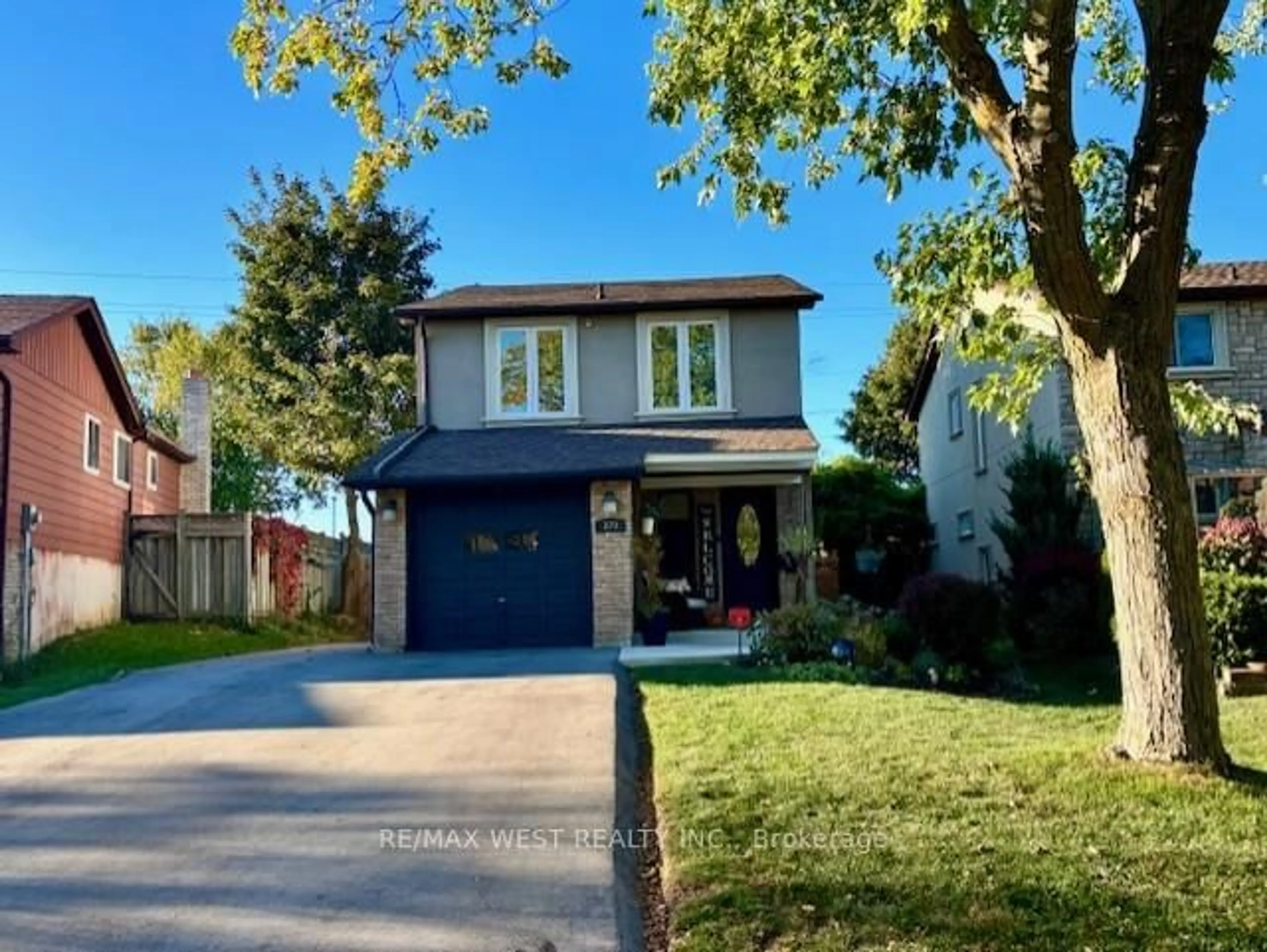 Home with vinyl exterior material, street for 370 Whitehead Cres, Caledon Ontario L7E 3Z3