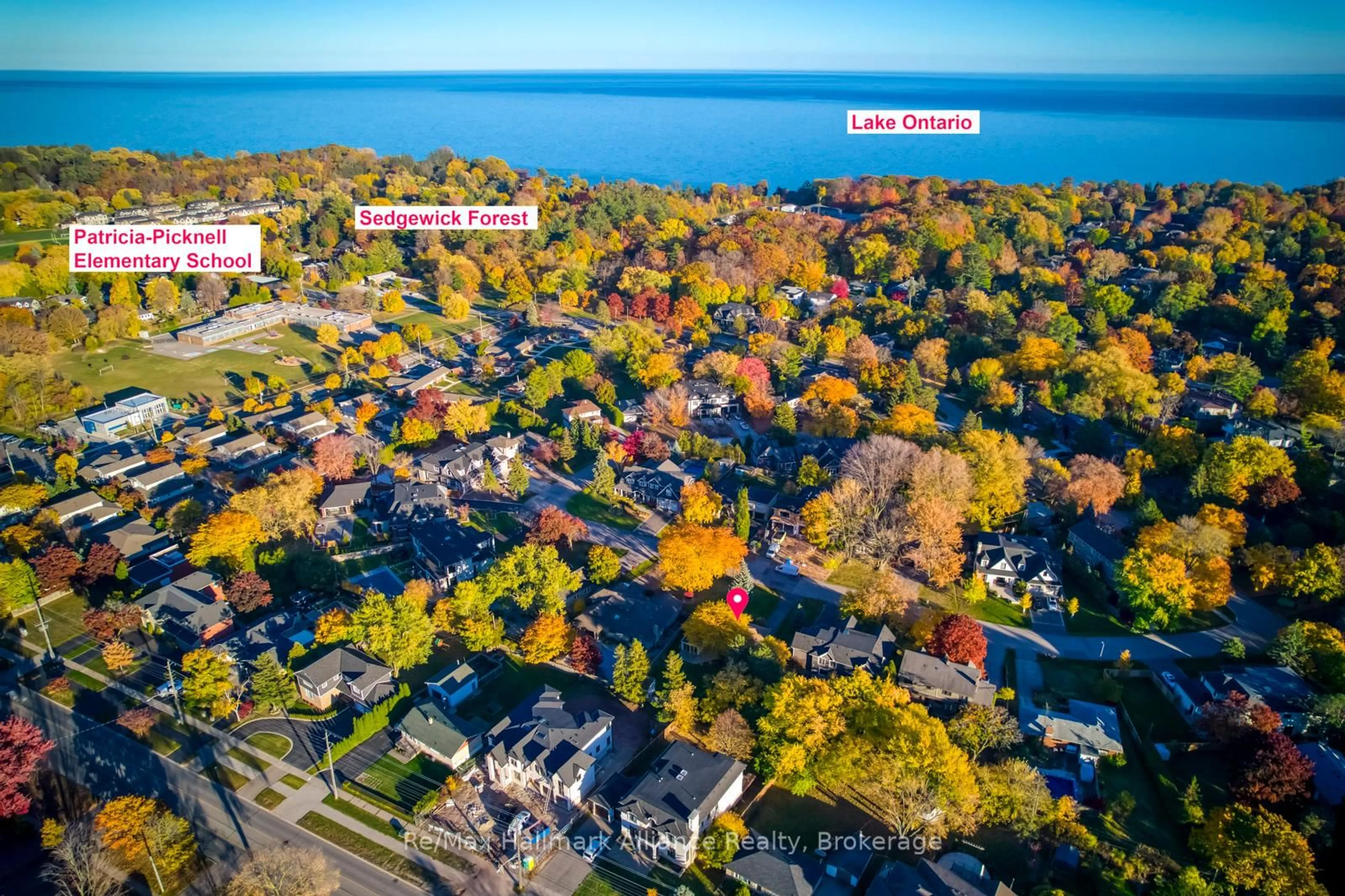 A pic from outside/outdoor area/front of a property/back of a property/a pic from drone, water/lake/river/ocean view for 281 Savoy Cres, Oakville Ontario L6L 1Y2