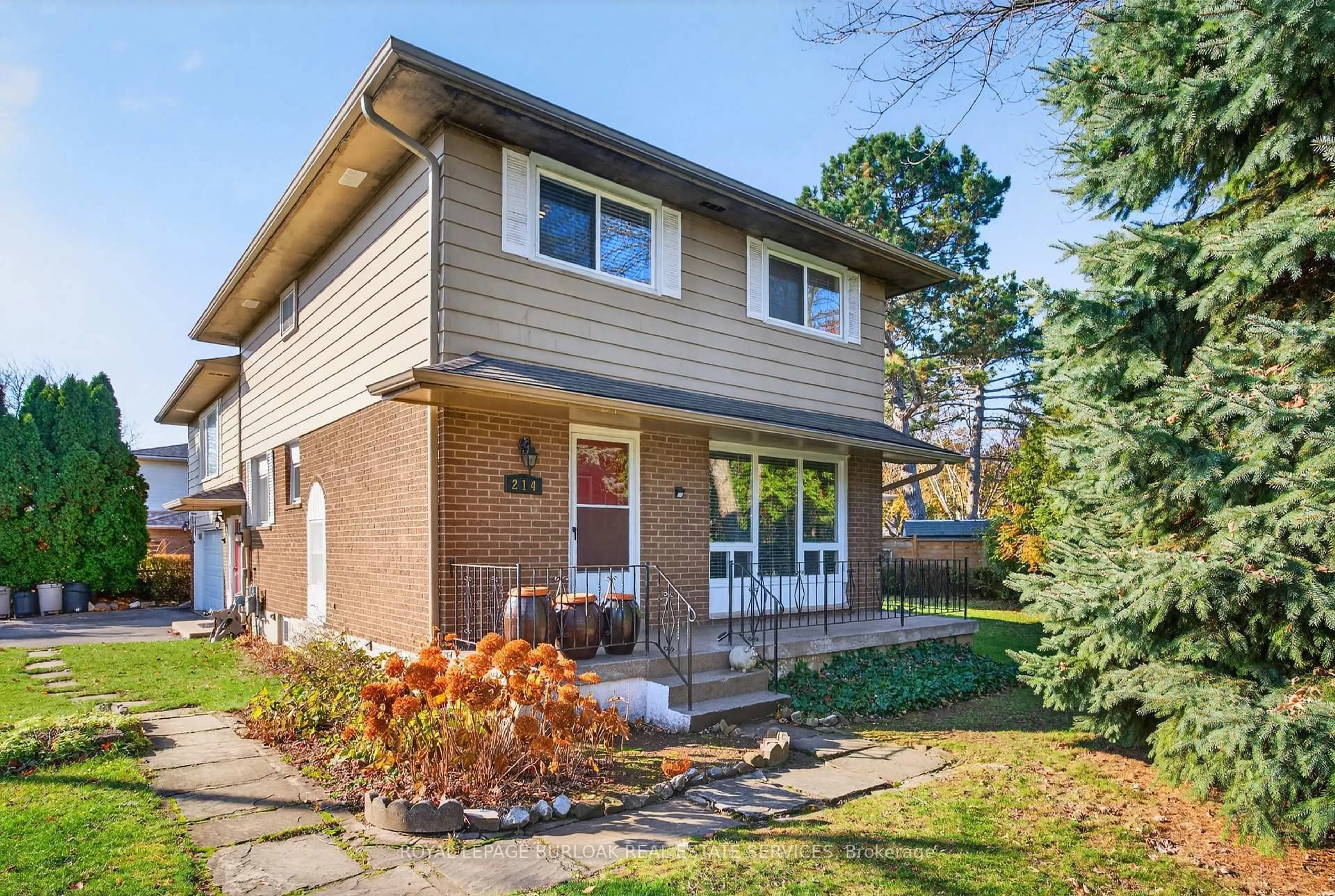 Home with brick exterior material, street for 214 Vance Dr, Oakville Ontario L6L 3L1