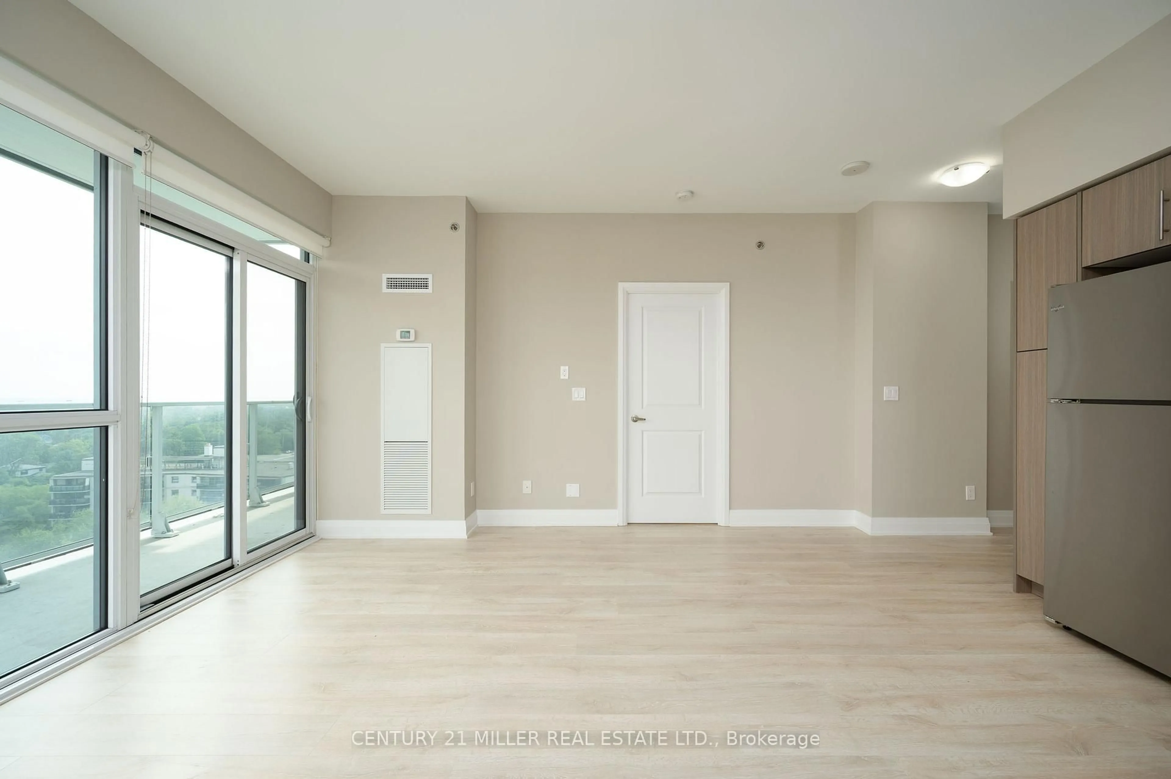 A pic of a room for 55 Speers Rd #1103, Oakville Ontario L6K 0H9