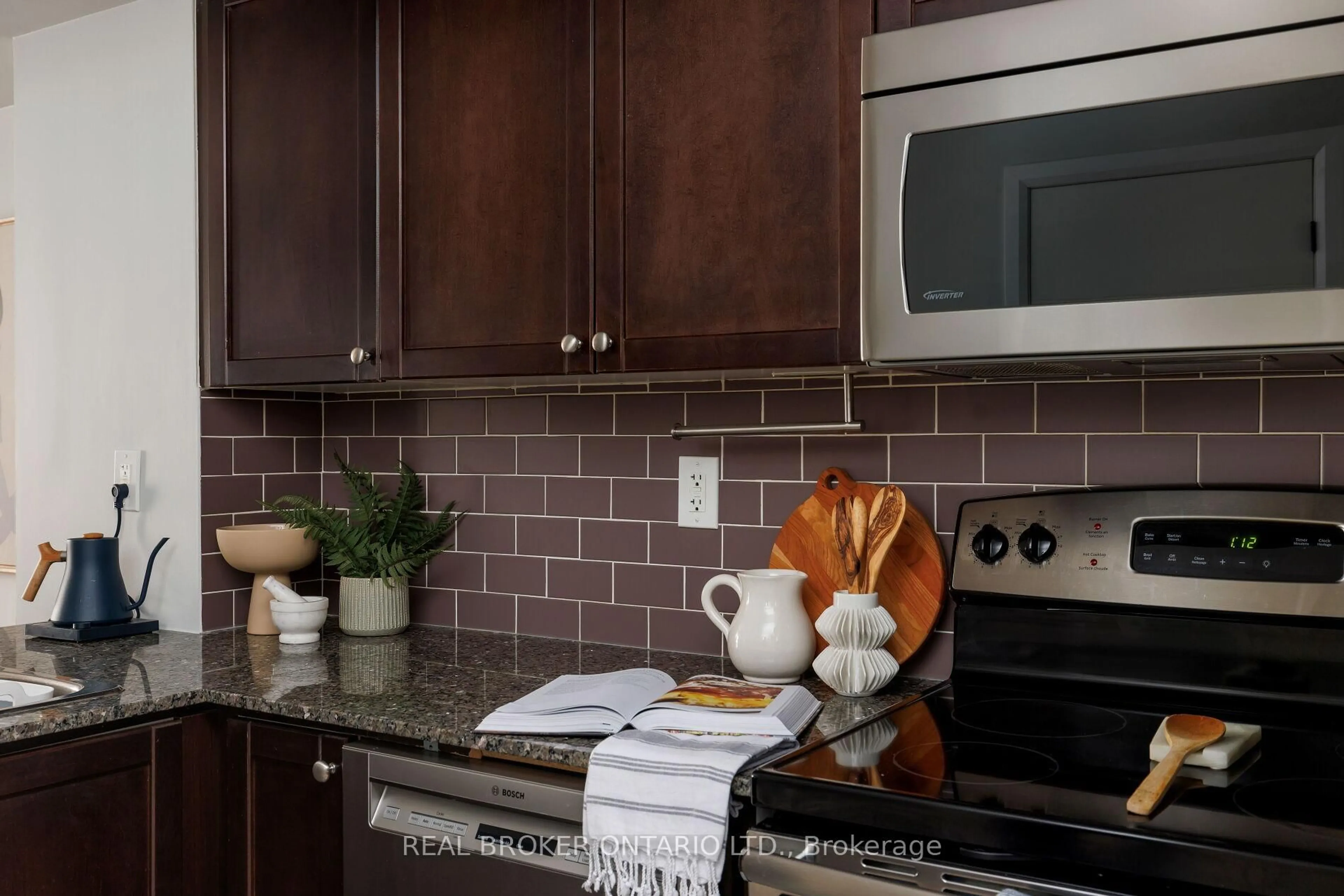 Unknown for 35 Elsie Lane #146, Toronto Ontario M6P 3N3