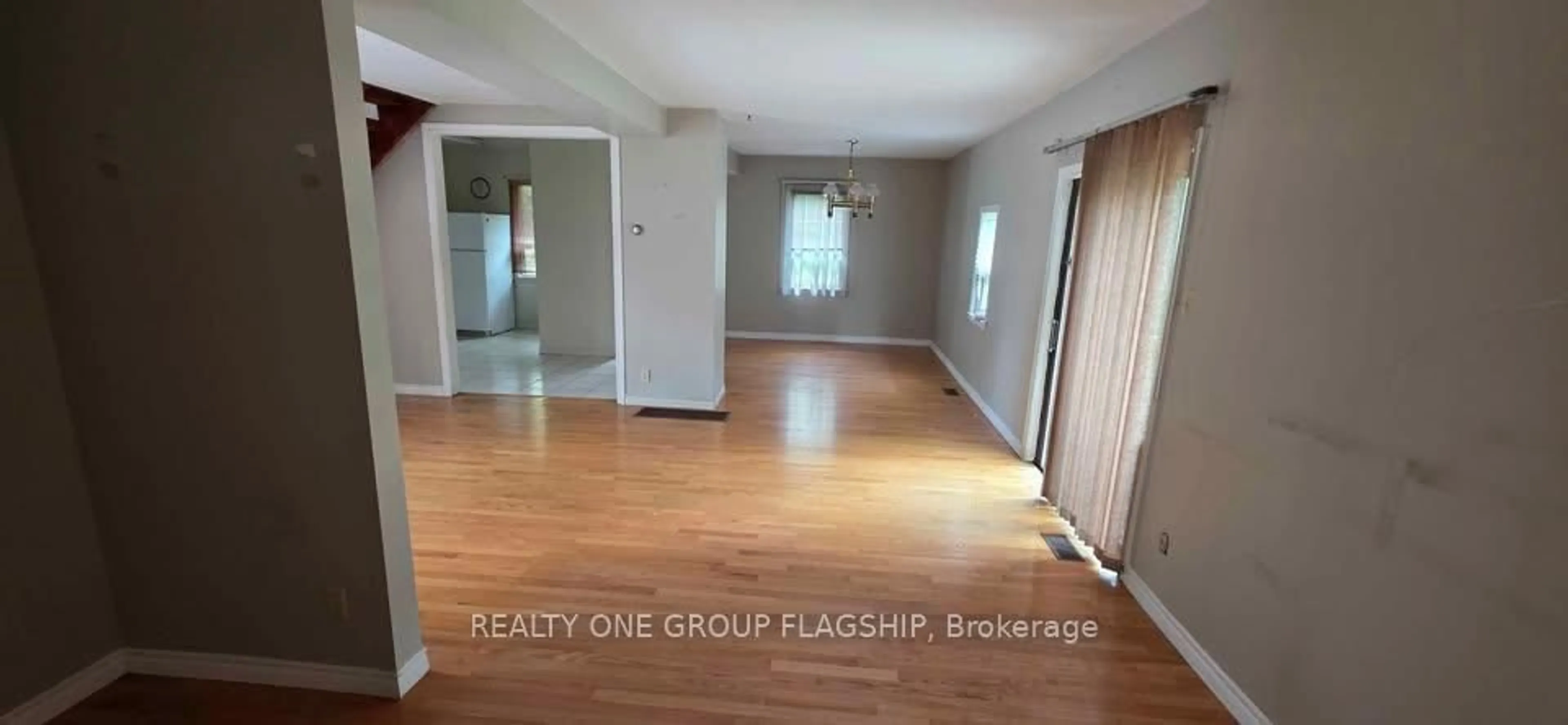 A pic of a room for 9 Thirty Sixth St, Toronto Ontario M8W 3K8