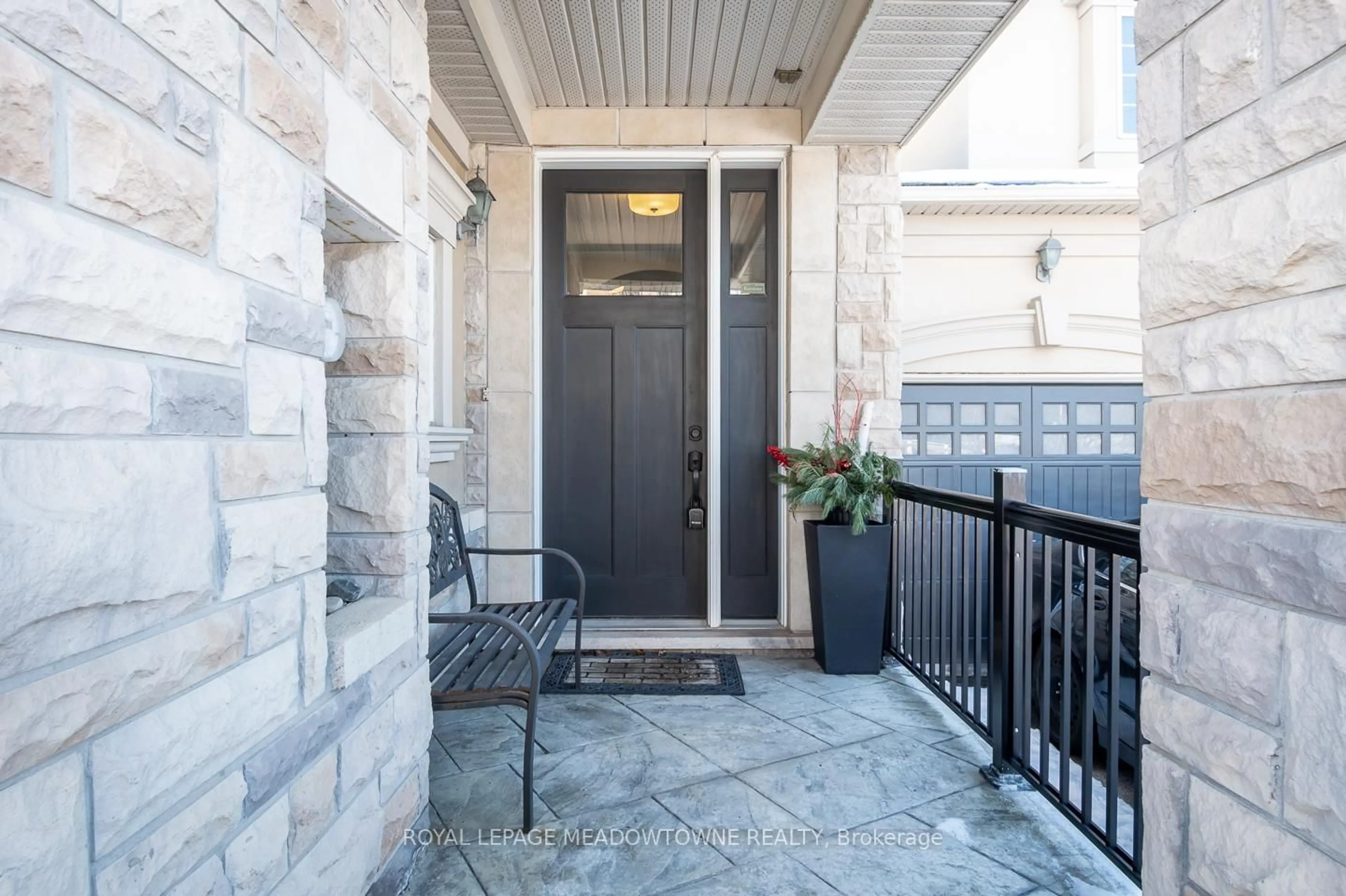 Indoor entryway for 485 Pringle Ave #20, Milton Ontario L9T 8A9