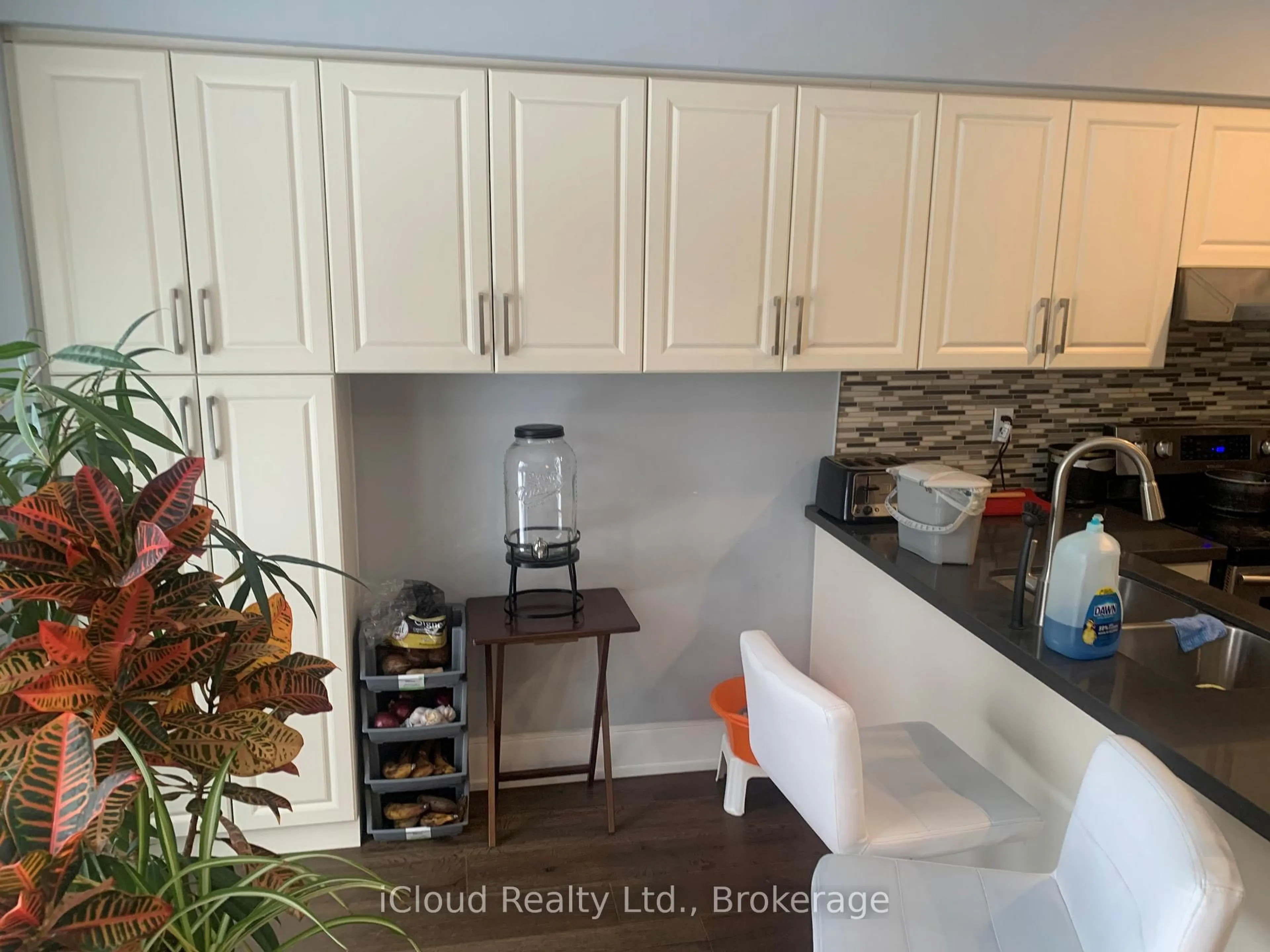 Unknown for 878 Blyleven Blvd, Mississauga Ontario L5V 2J3