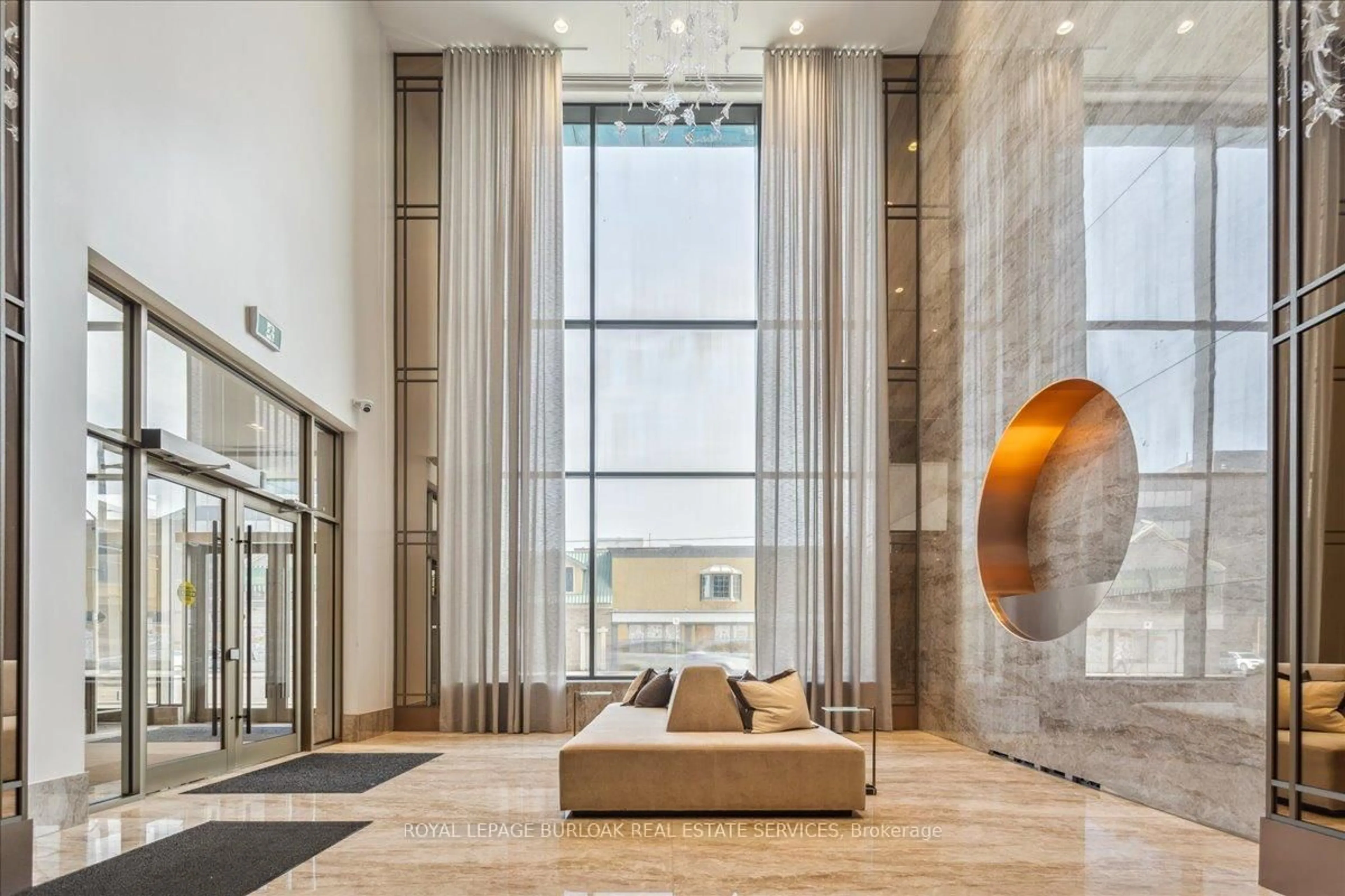 Lobby for 2007 James St #1405, Burlington Ontario L7R 0G7