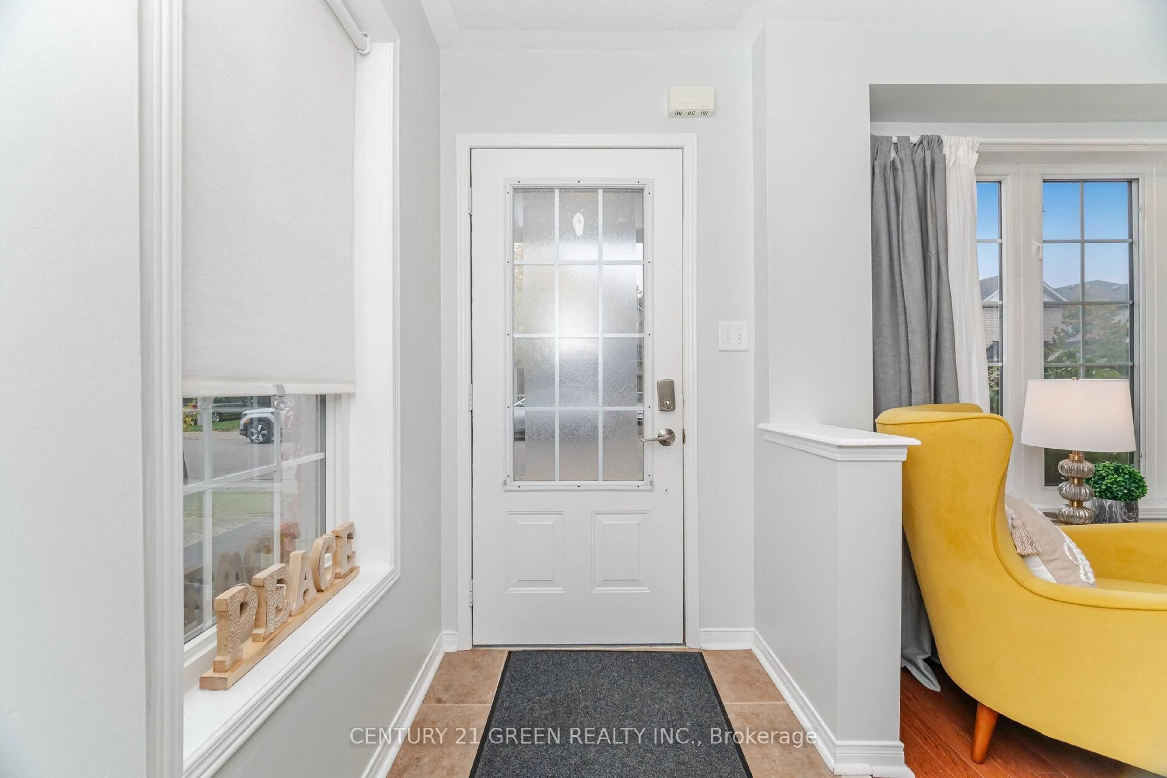 Indoor entryway for 2403 Emerson Dr, Burlington Ontario L7L 7M4