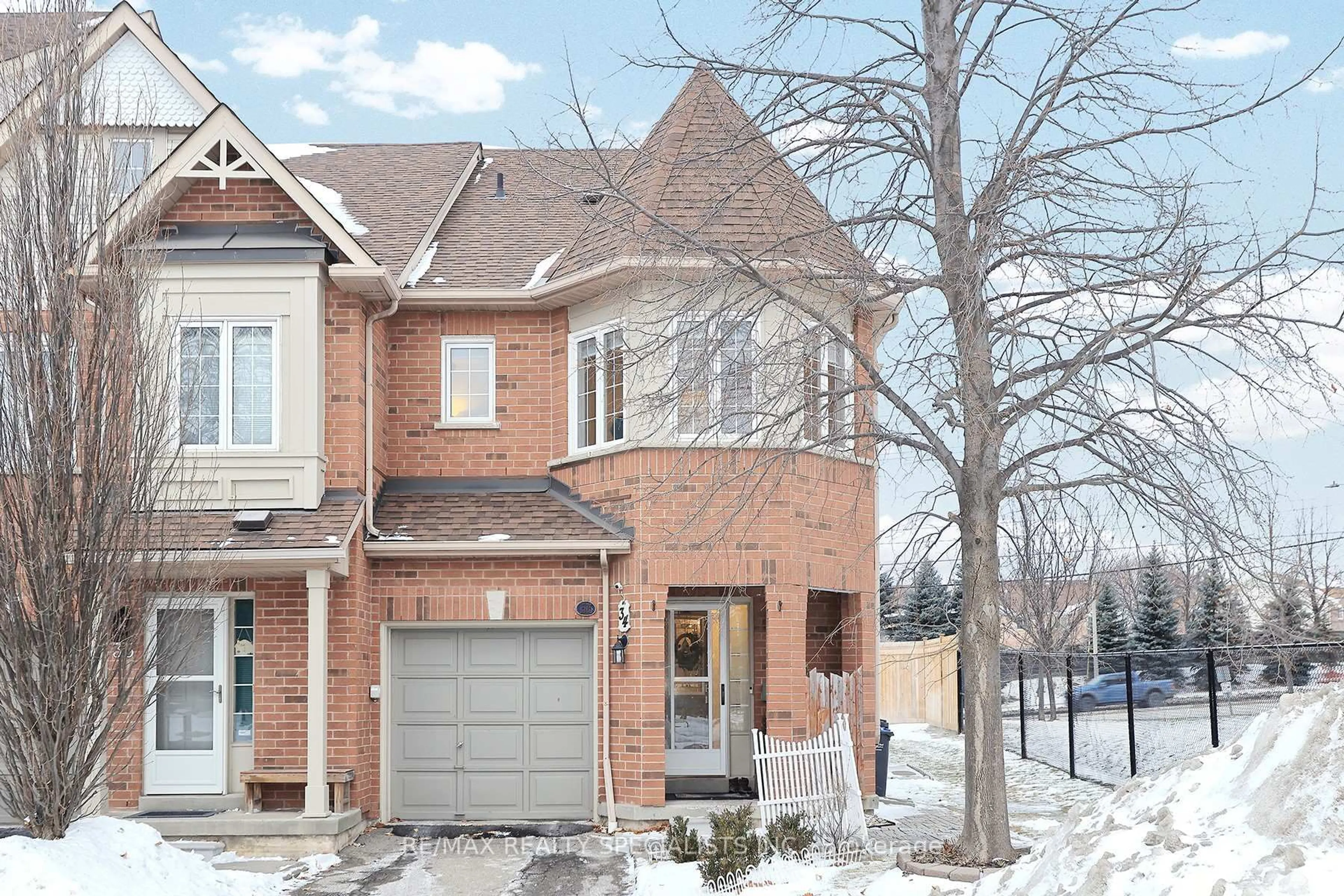 Home with brick exterior material, street for 1575 South Parade Crt #34, Mississauga Ontario L5M 6E9
