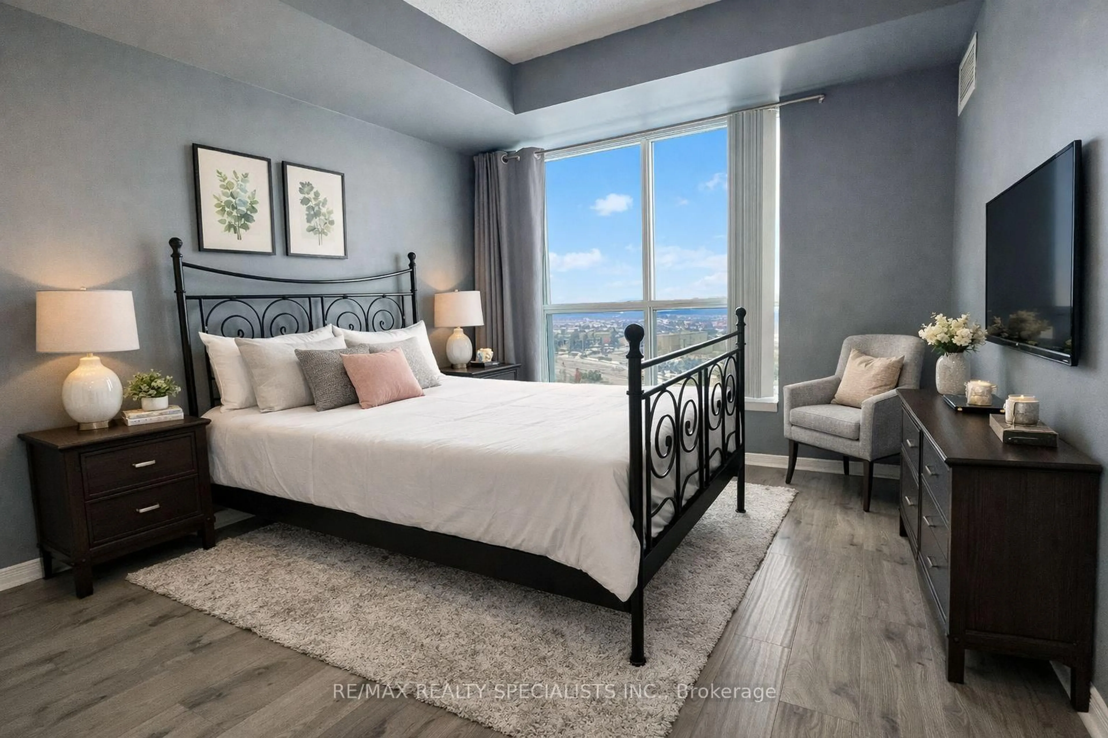 Bedroom with bed, unknown for 4879 Kimbermount Ave #810, Mississauga Ontario L5M 7R8