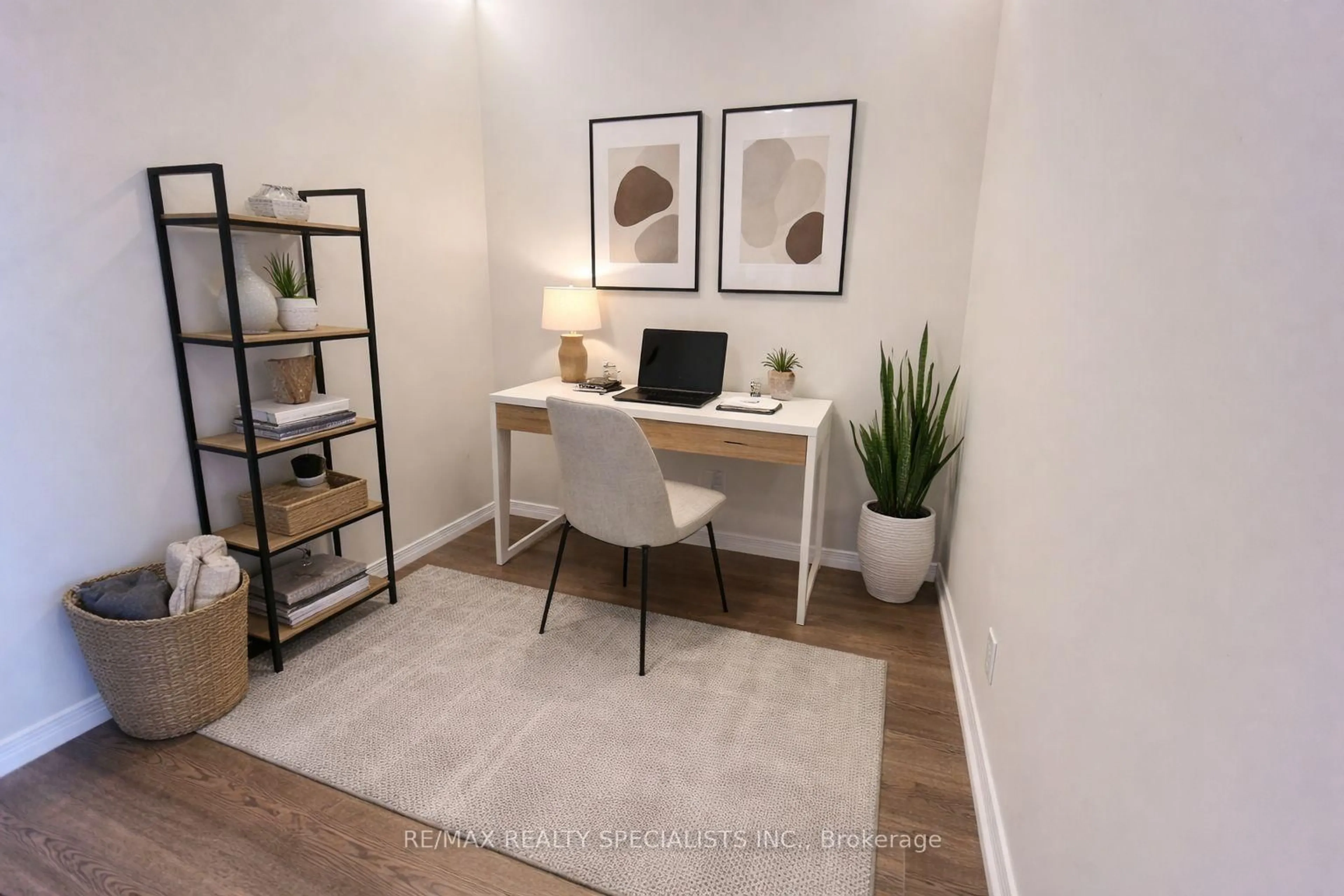 A pic of a room for 4879 Kimbermount Ave #810, Mississauga Ontario L5M 7R8