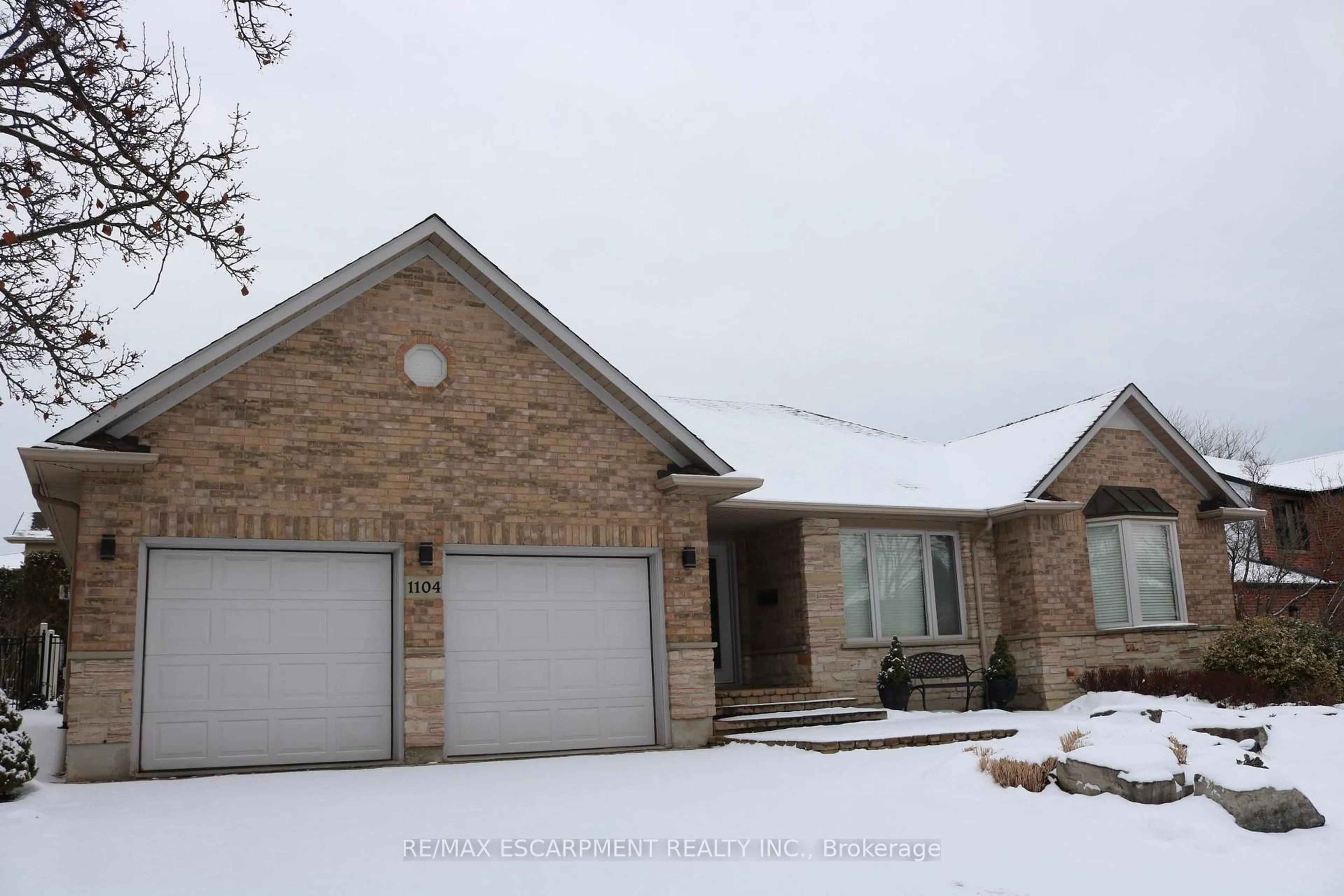 Home with brick exterior material, street for 1104 Crofton Way, Burlington Ontario L7P 4W8