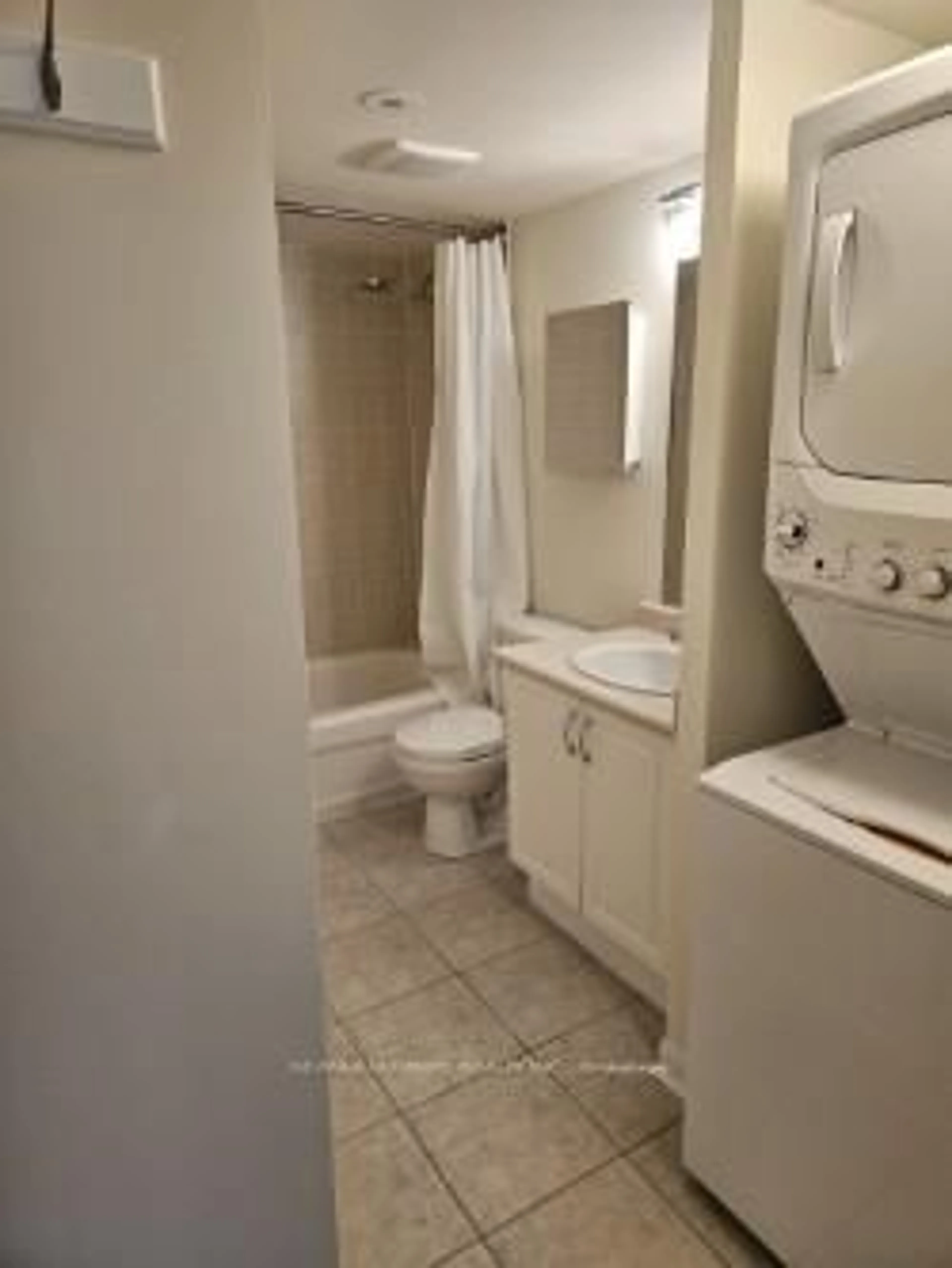 Standard bathroom, unknown for 95 George Appleton Way #2168, Toronto Ontario M3M 0A2