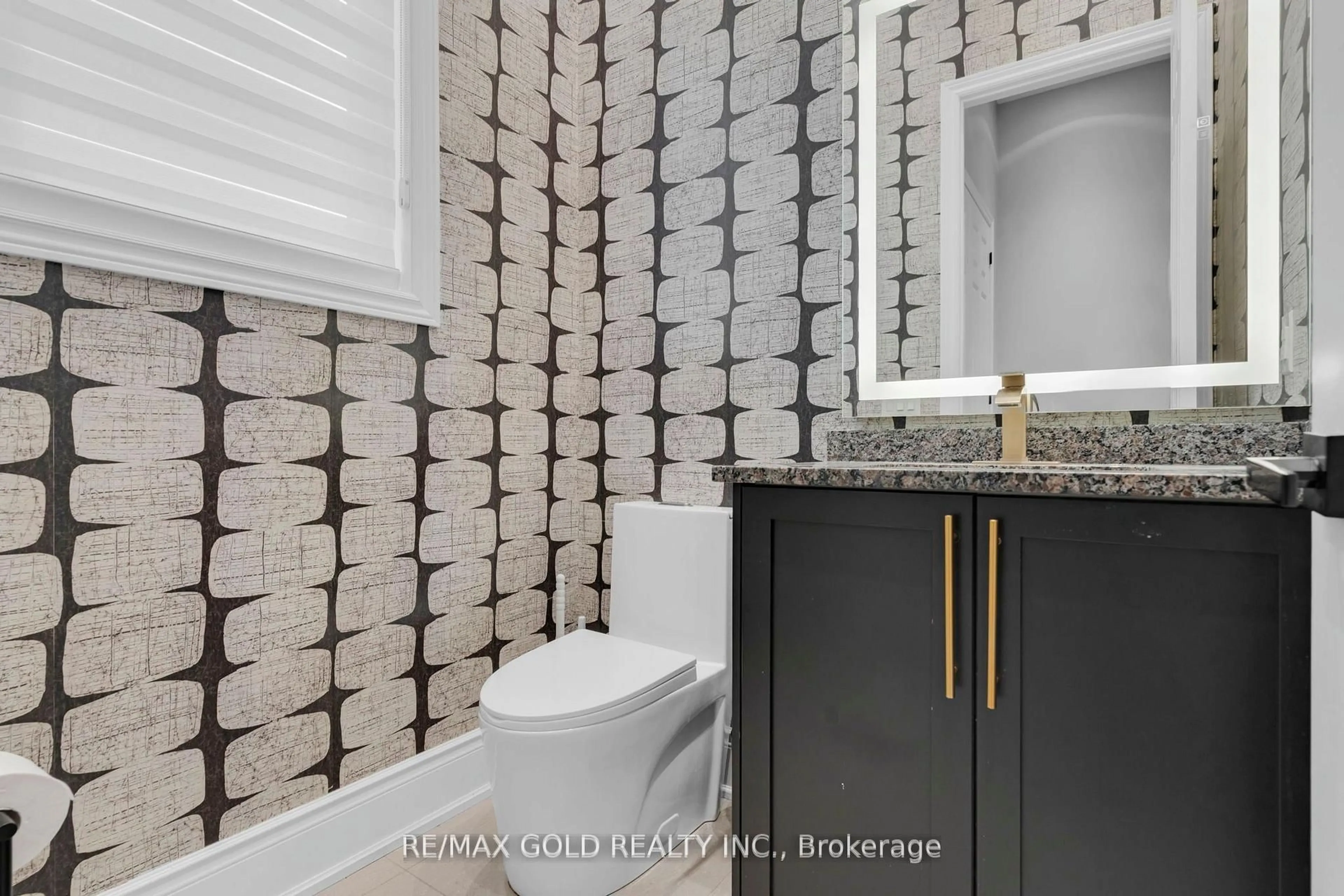 Contemporary bathroom, ceramic/tile floor for 34 Rhapsody Cres, Brampton Ontario L6P 4E8