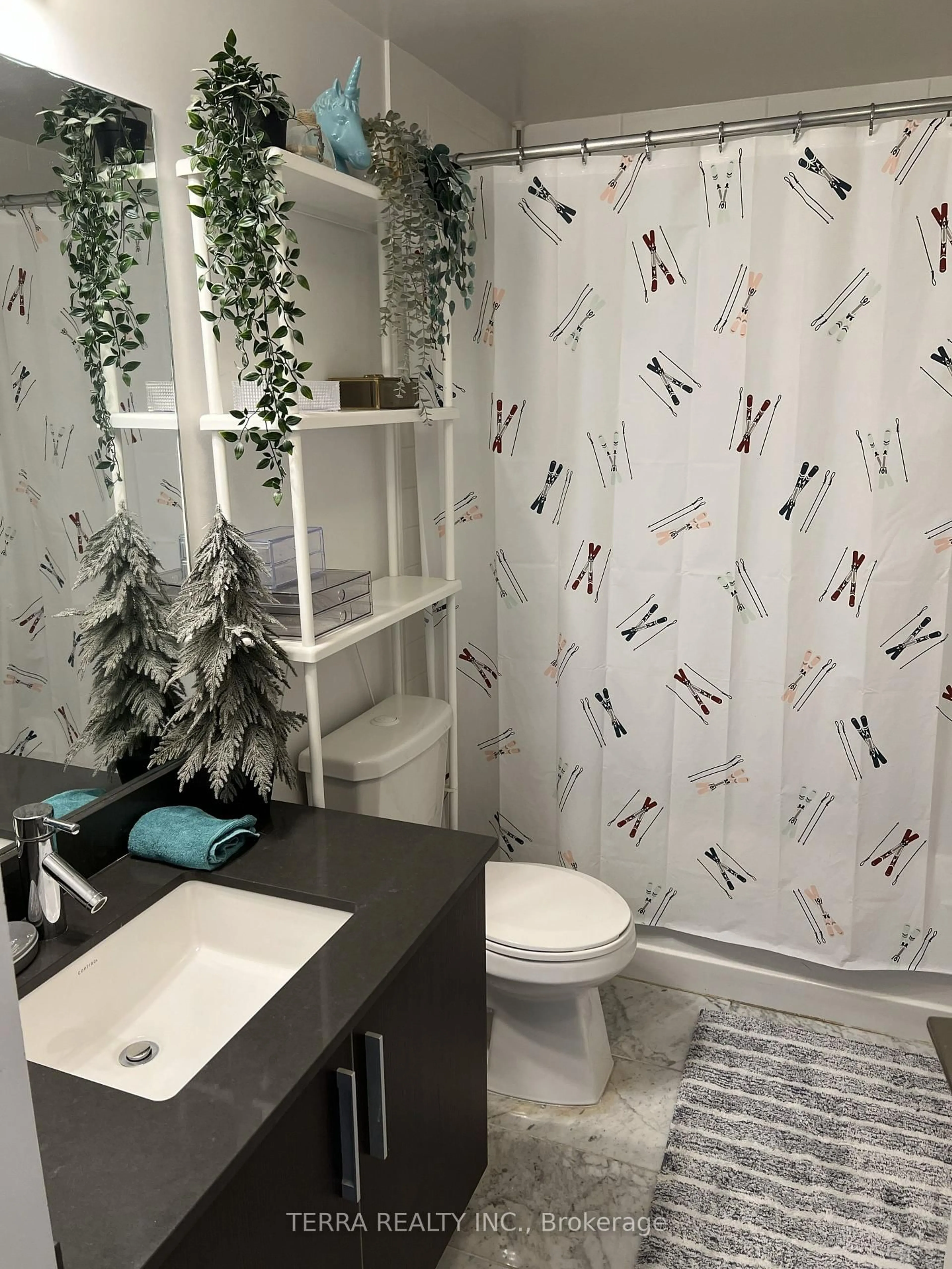 Contemporary bathroom, ceramic/tile floor for 2212 Lakeshore Blvd #4010, Toronto Ontario M8V 3X9