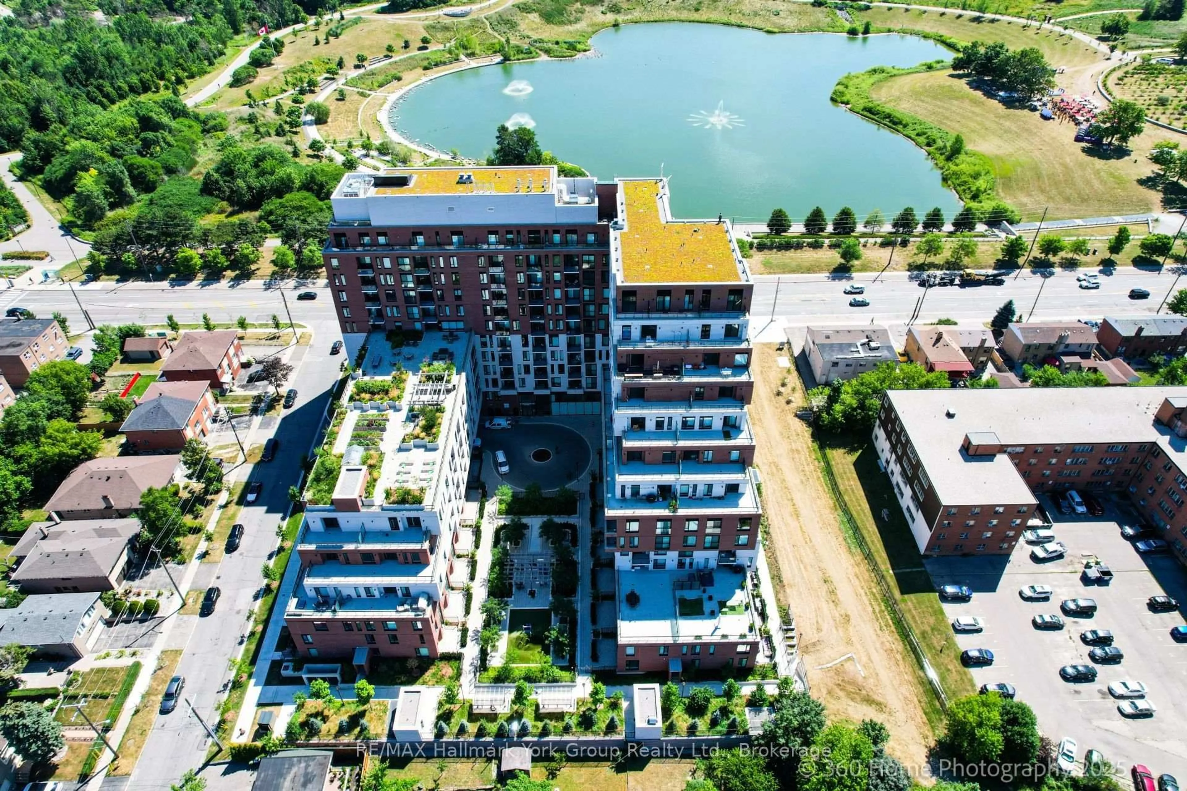 A pic from outside/outdoor area/front of a property/back of a property/a pic from drone, unknown for 3100 Keele St #534, Toronto Ontario M3M 2H4