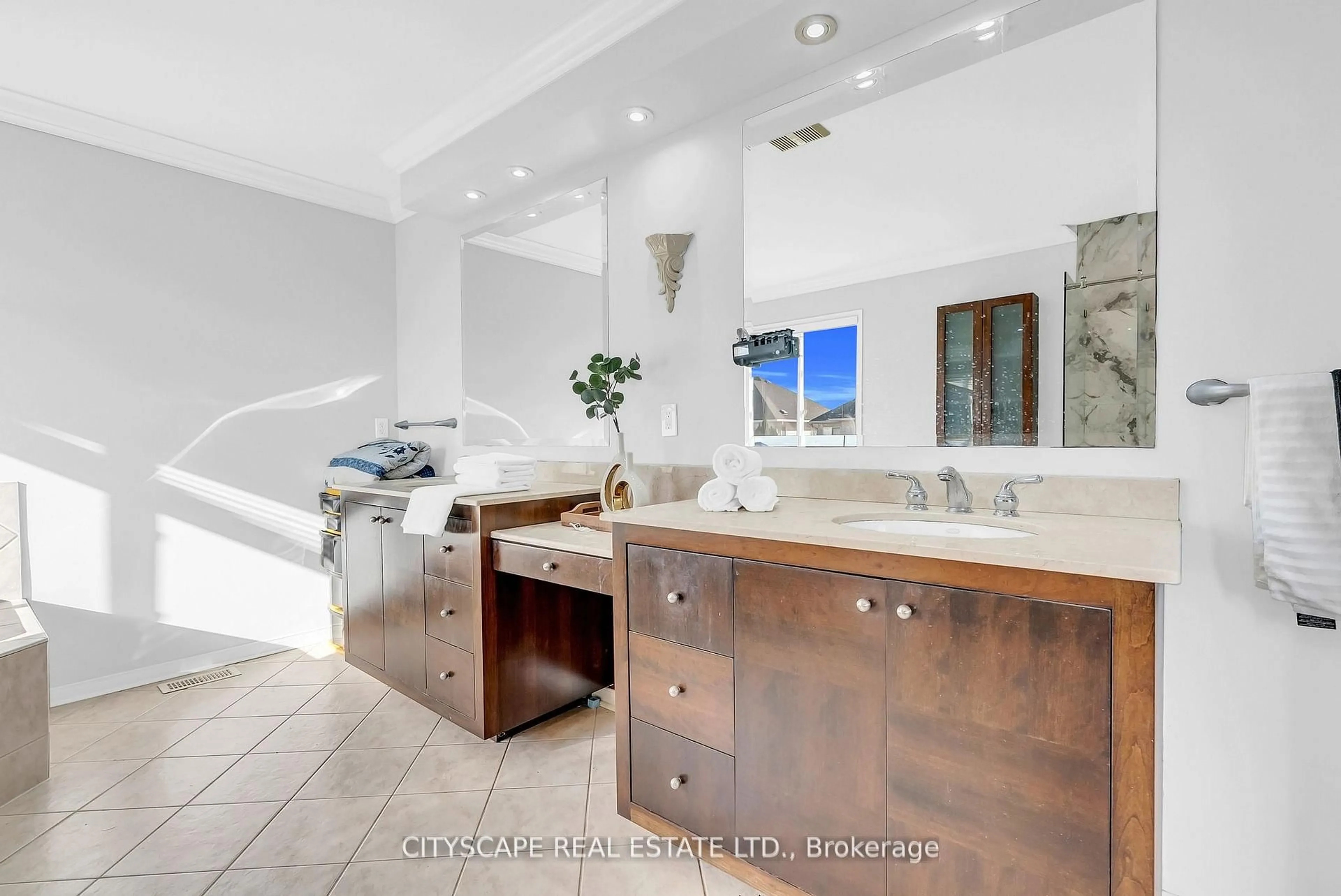Contemporary bathroom, ceramic/tile floor for 1048 Zimmerman Cres, Milton Ontario L9T 5S8