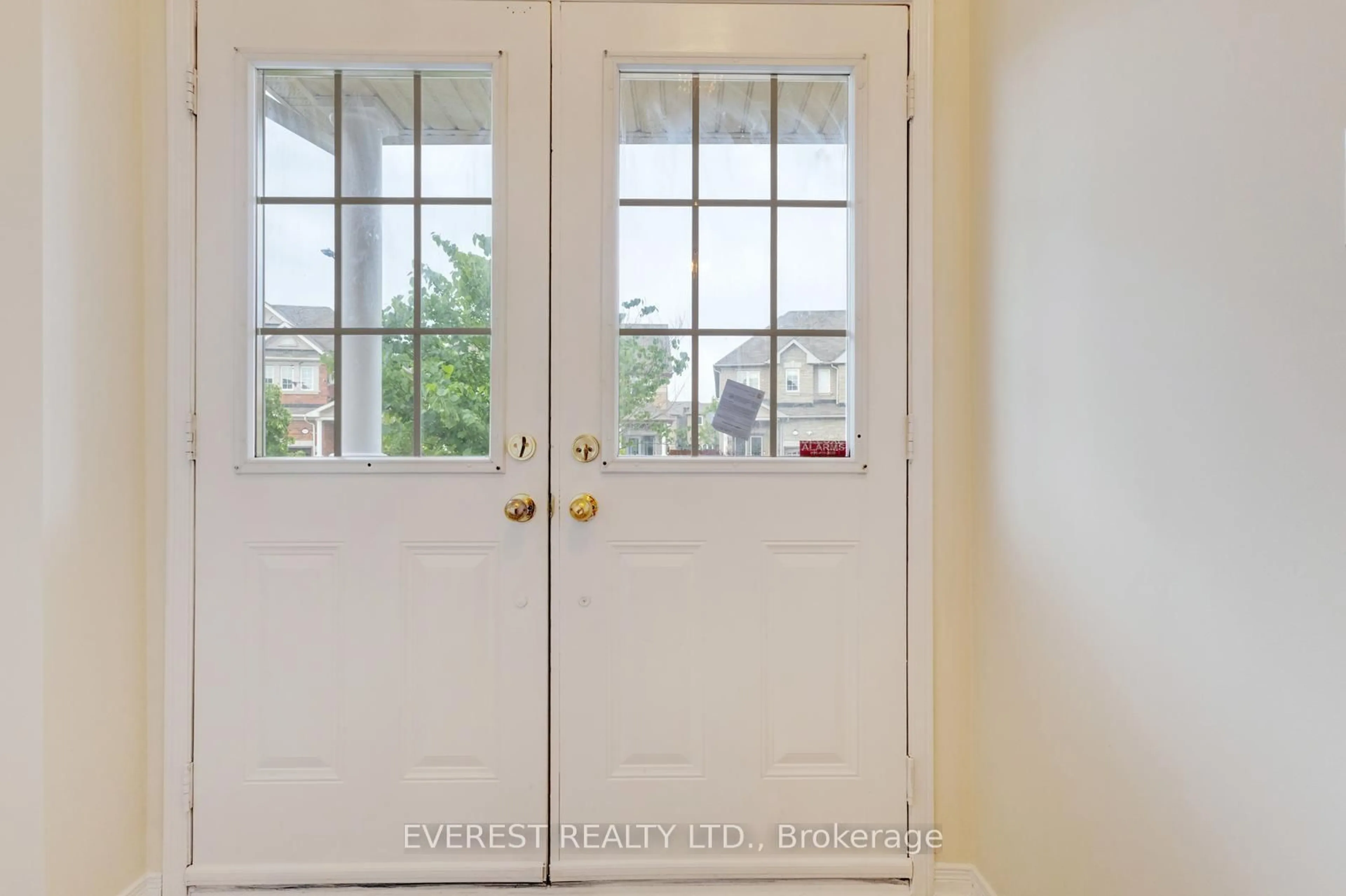 Indoor entryway for 5172 Nestling Grve, Mississauga Ontario L5M 0L2