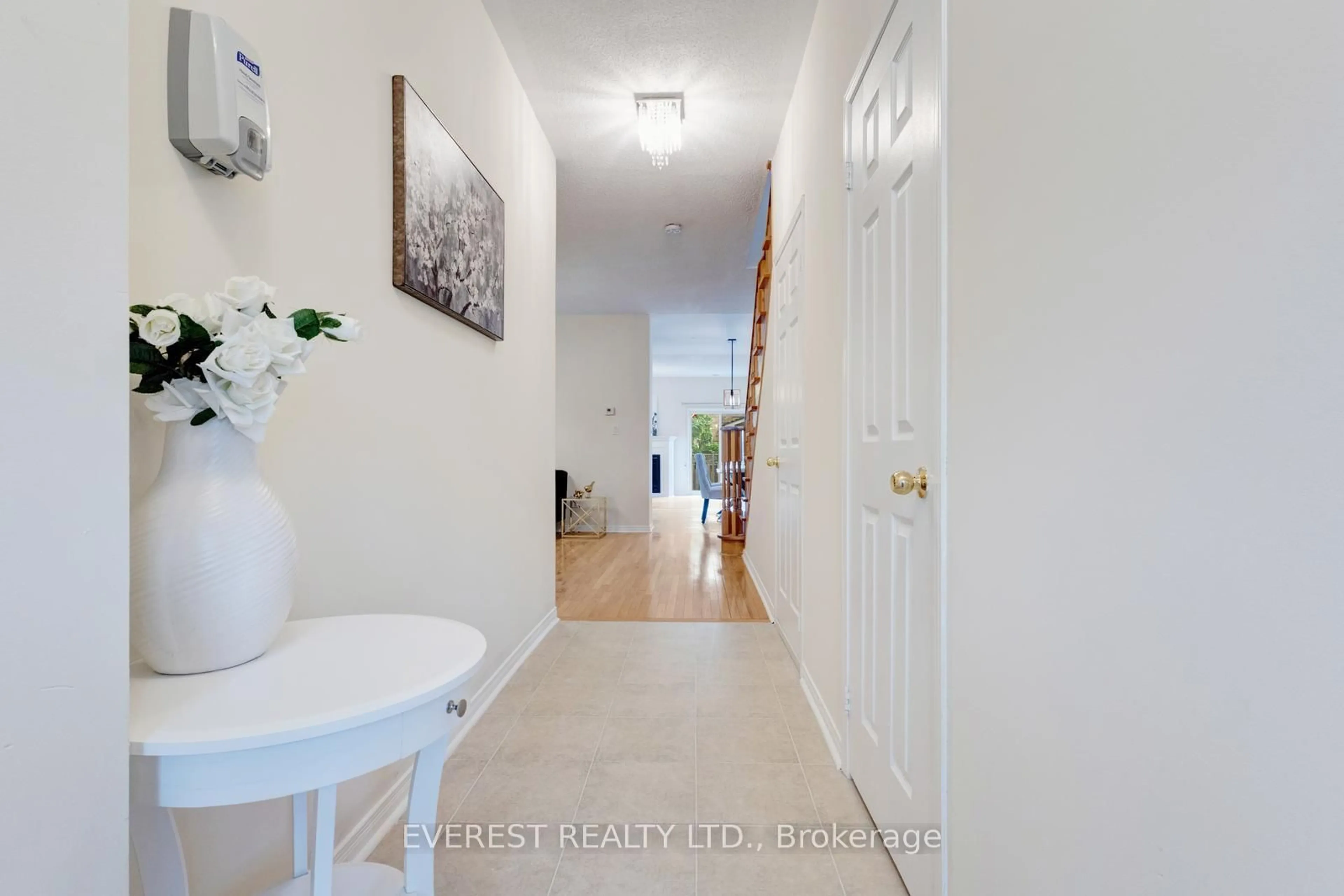 Indoor entryway for 5172 Nestling Grve, Mississauga Ontario L5M 0L2