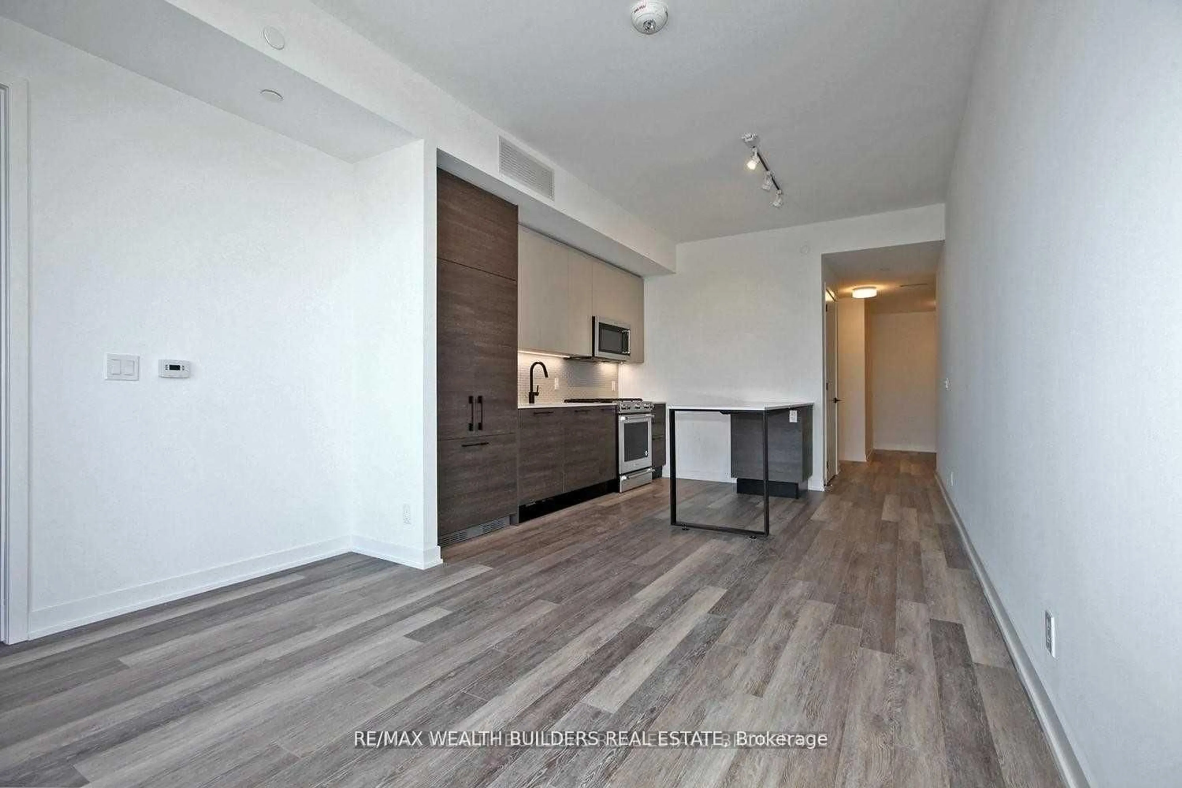 Unknown for 2118 Bloor St #511, Toronto Ontario M6S 1M8