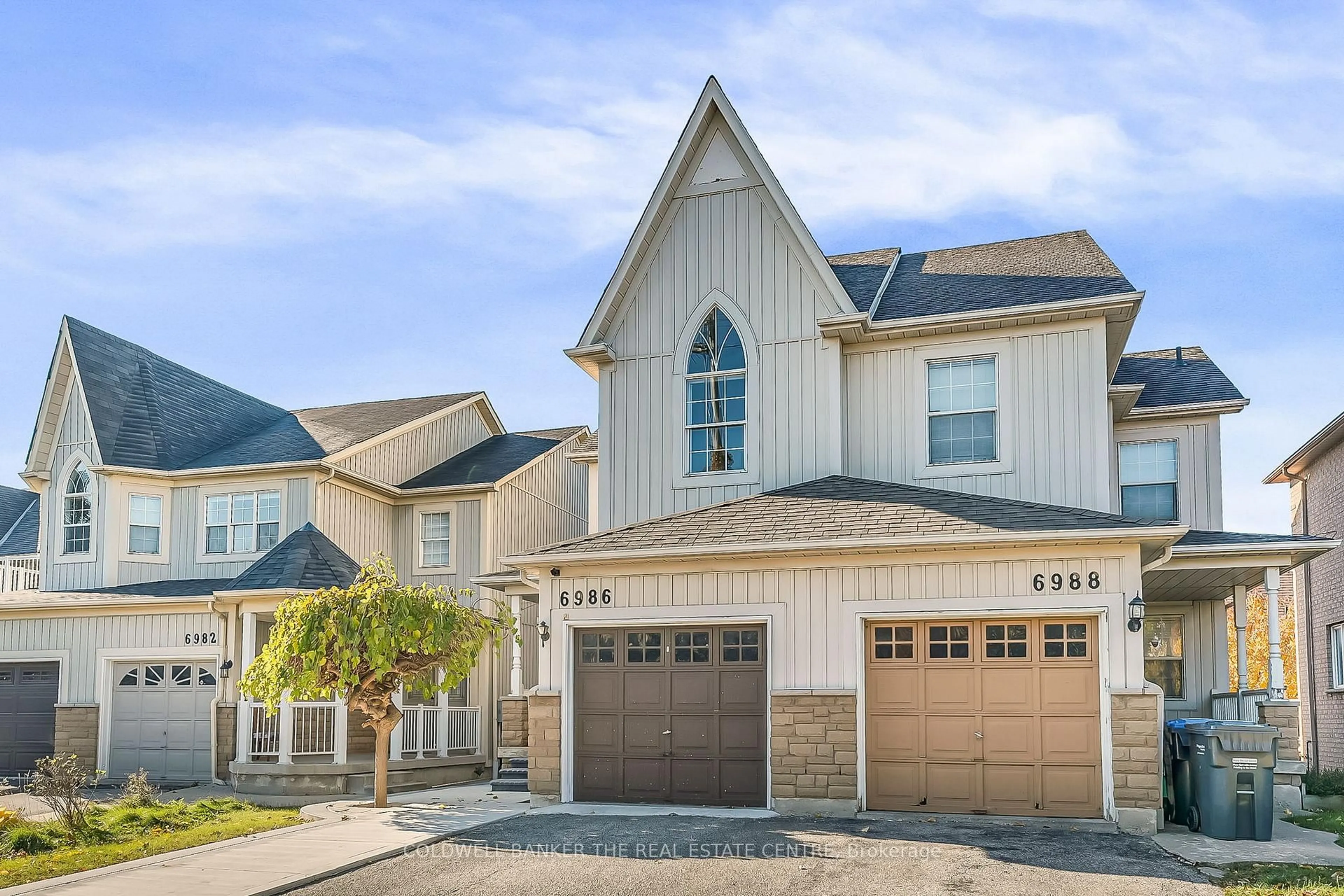 Home with vinyl exterior material, street for 6986 Haines Artist Way, Mississauga Ontario L5W 1B6