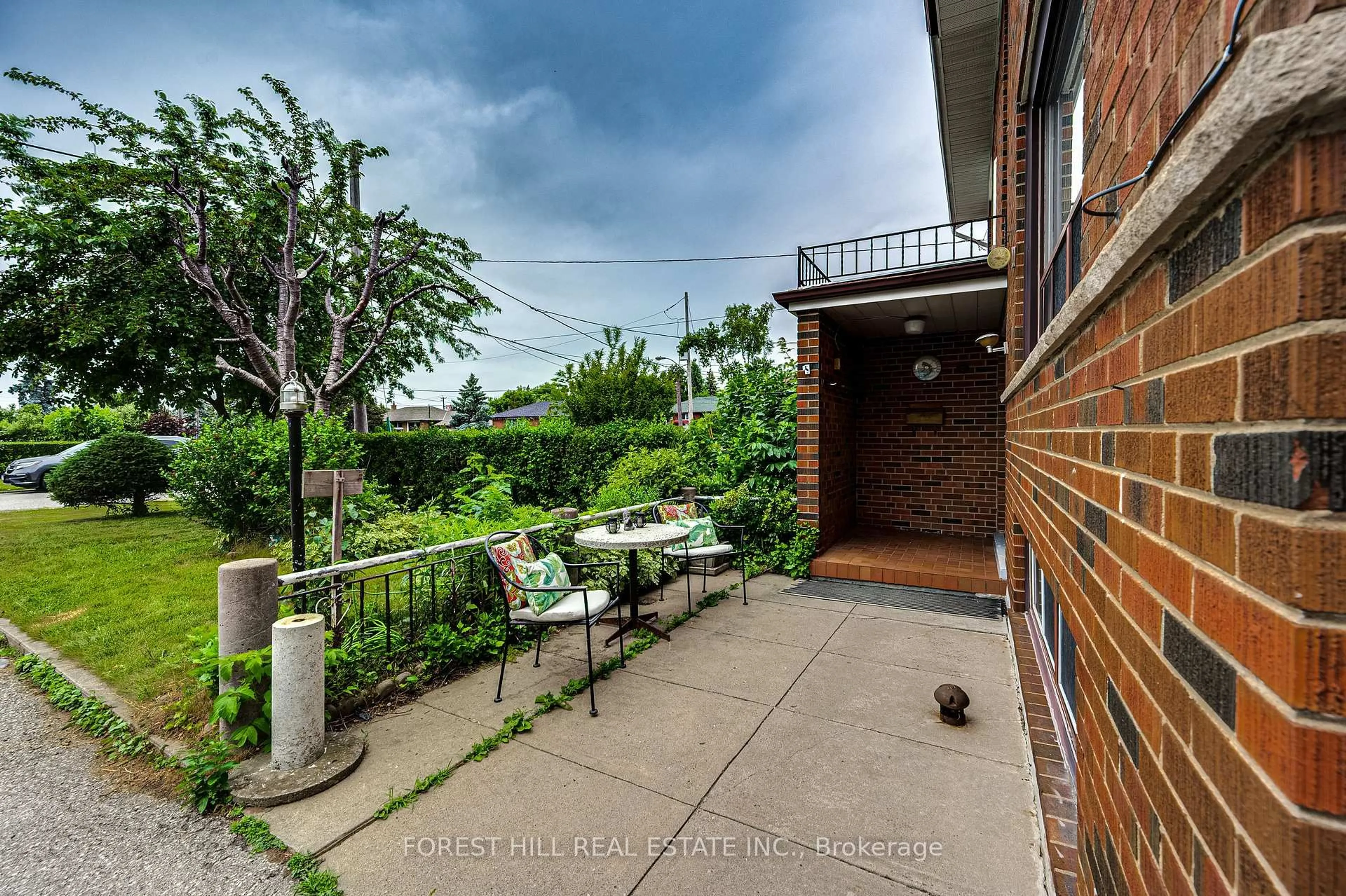 Patio, street for 73 Talent Cres, Toronto Ontario M9M 2N5