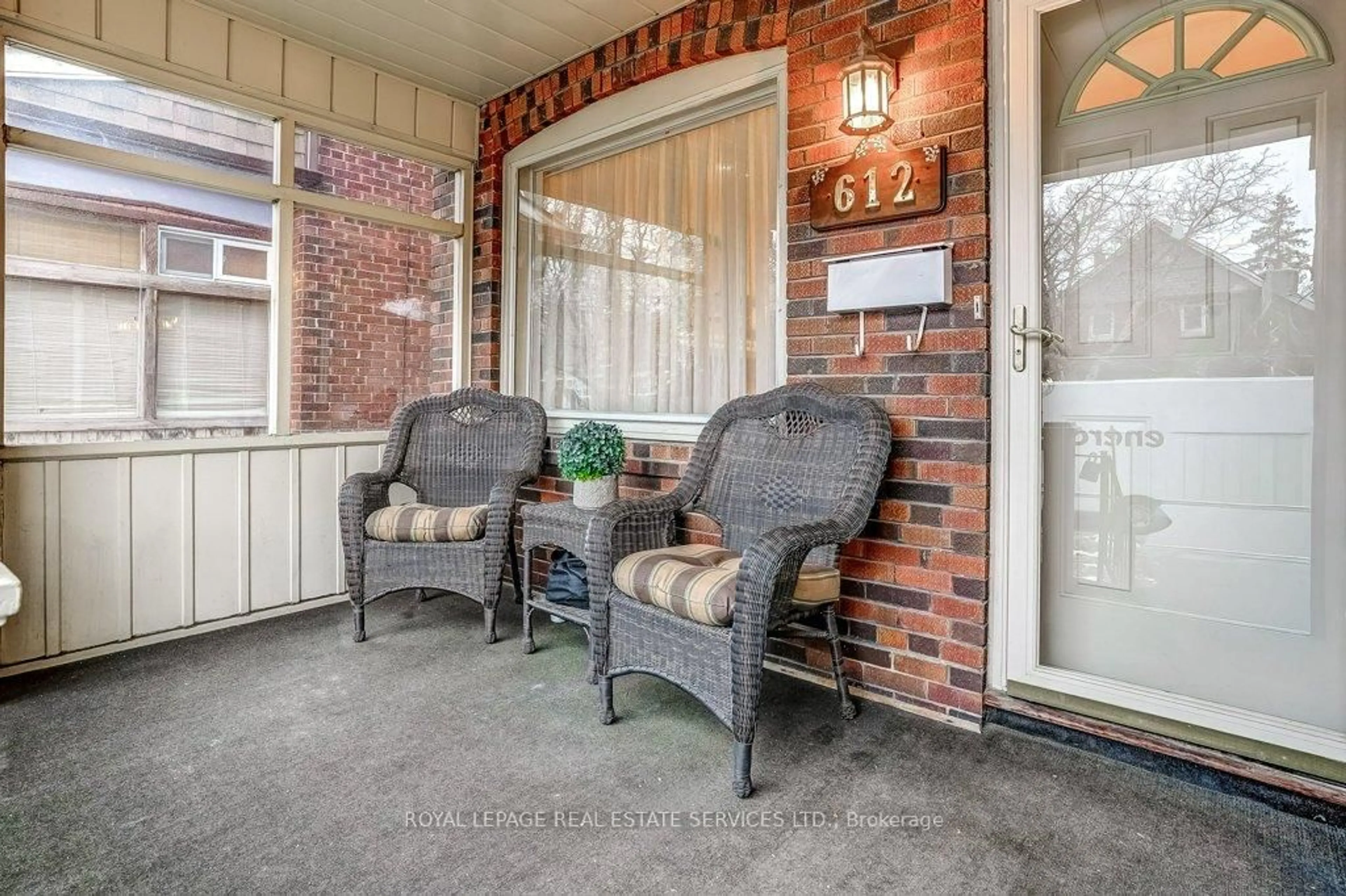 Patio, street for 612 Beresford Ave, Toronto Ontario M6S 3C3