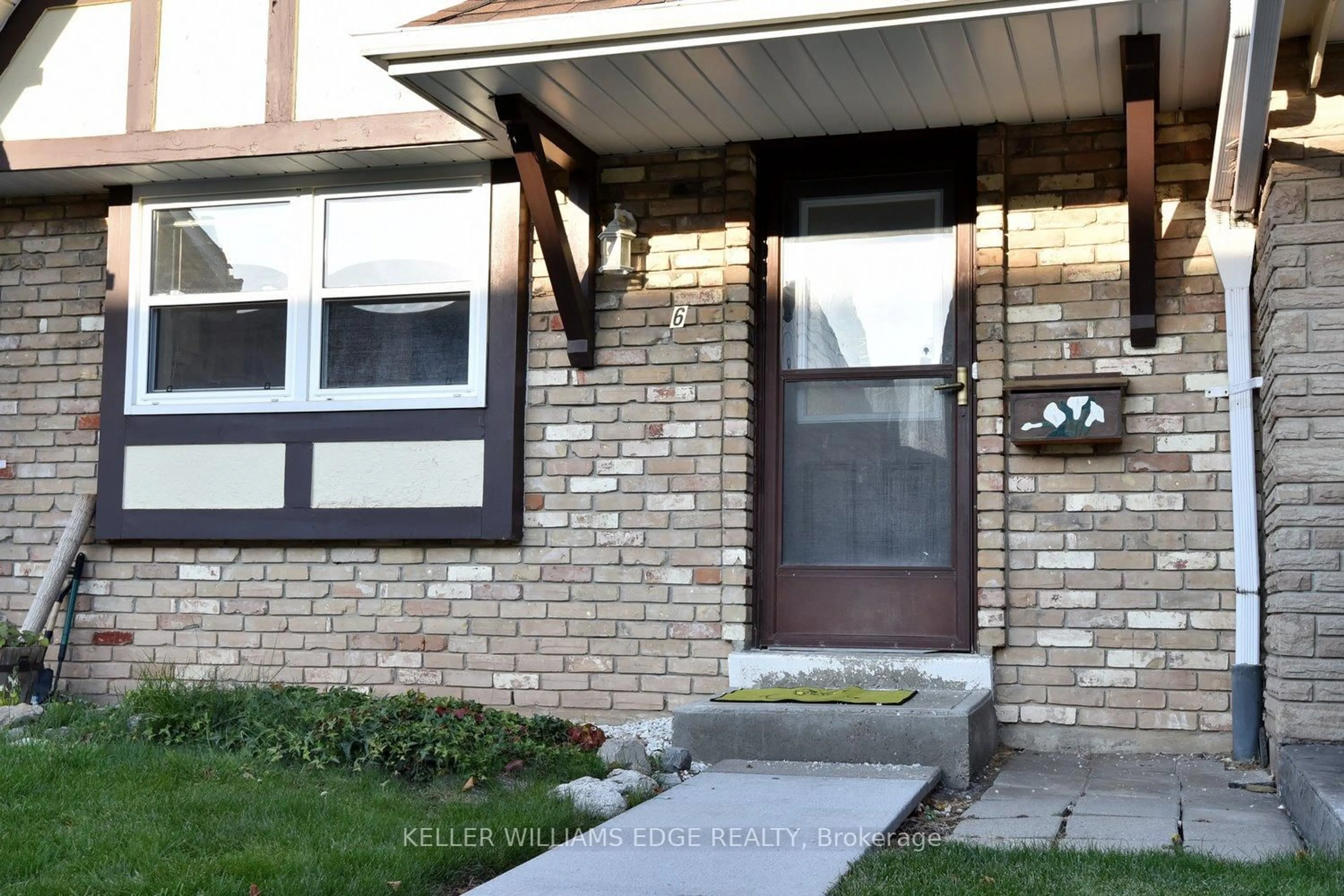 Home with brick exterior material, street for 2254 Upper Middle Rd #6, Burlington Ontario L7P 2Z9