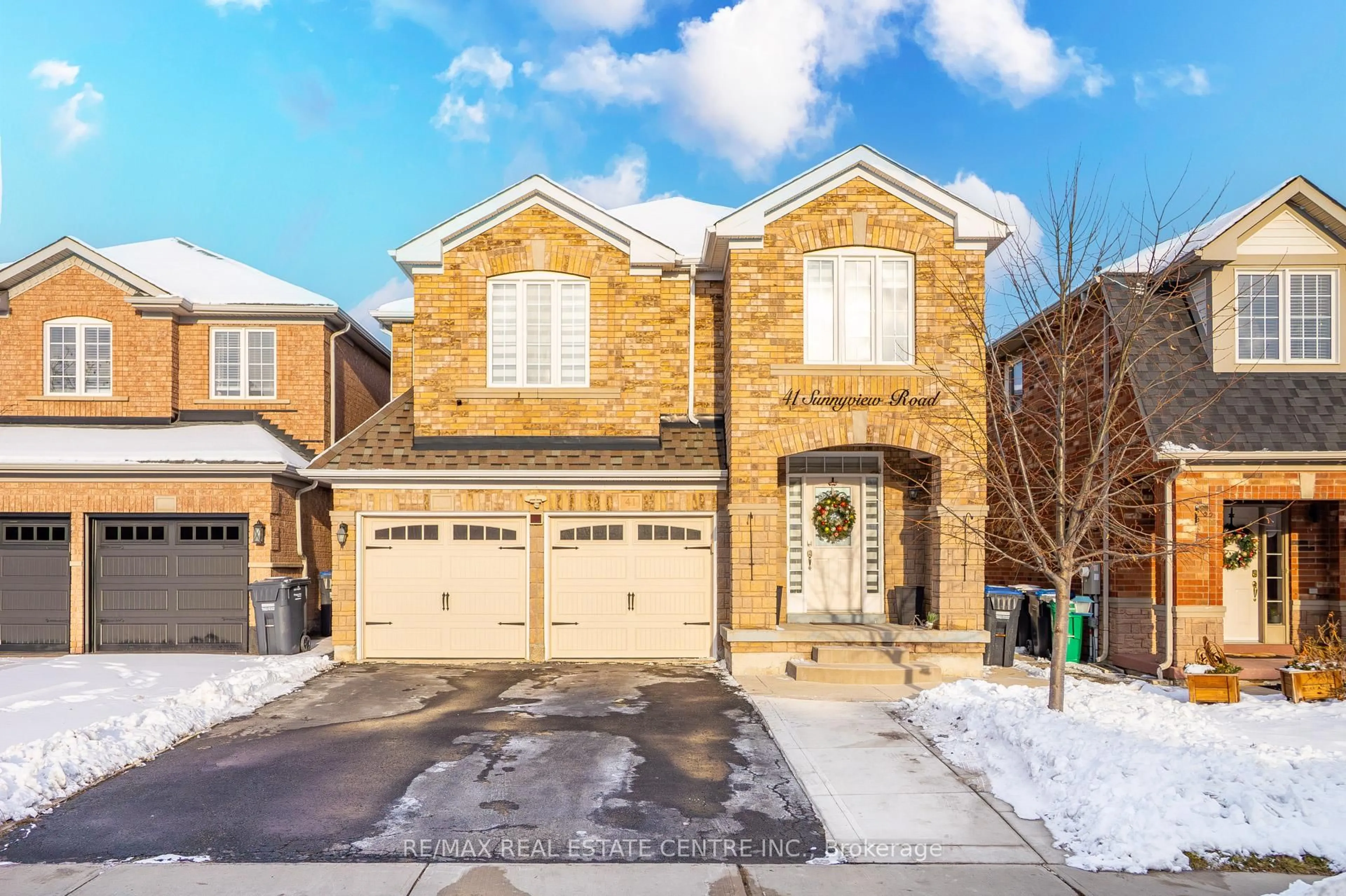 Home with brick exterior material, street for 41 Sunnyview Rd, Brampton Ontario L7A 3E4