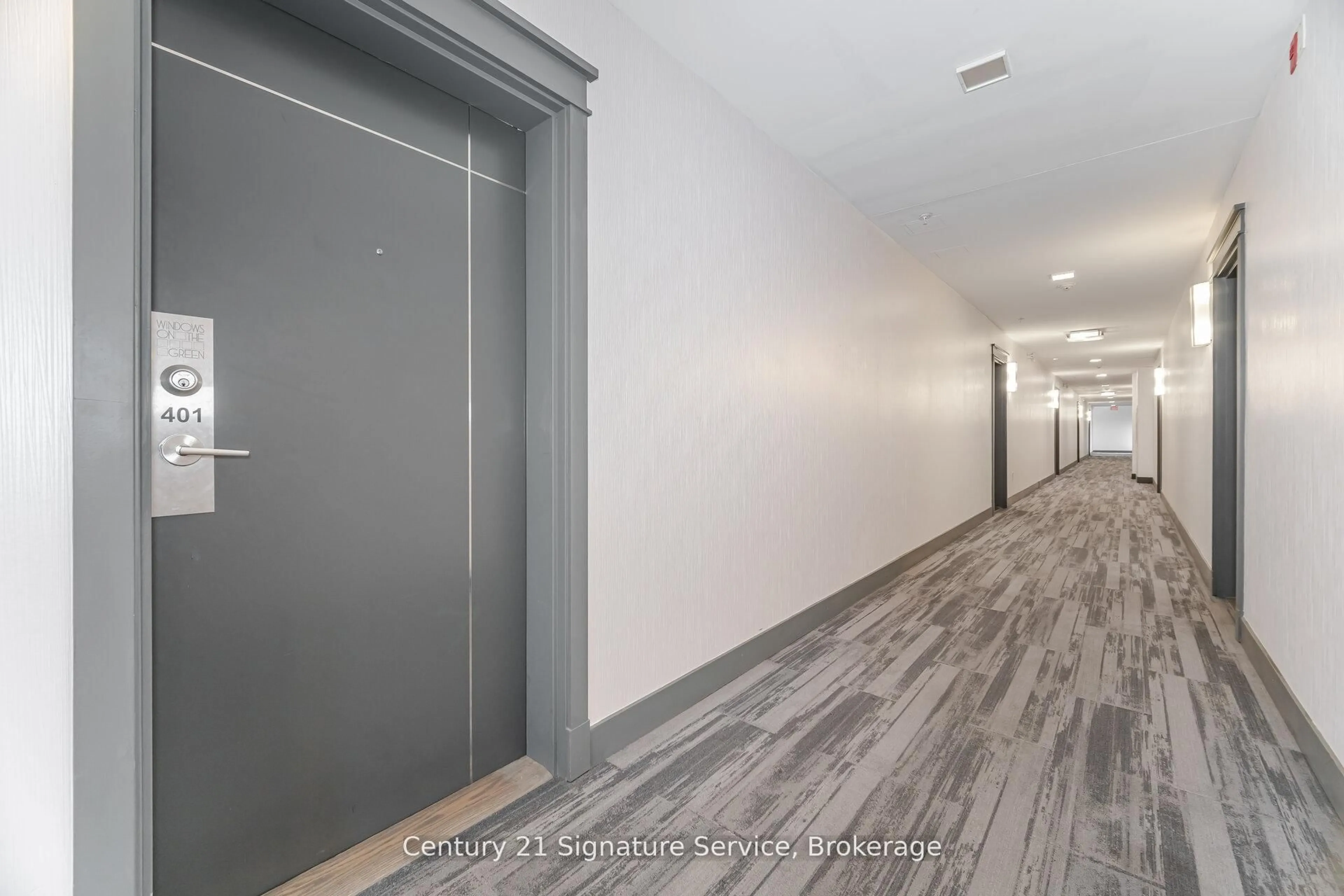 Indoor foyer for 3170 Erin Mills Pkwy #401, Mississauga Ontario L5L 0B6