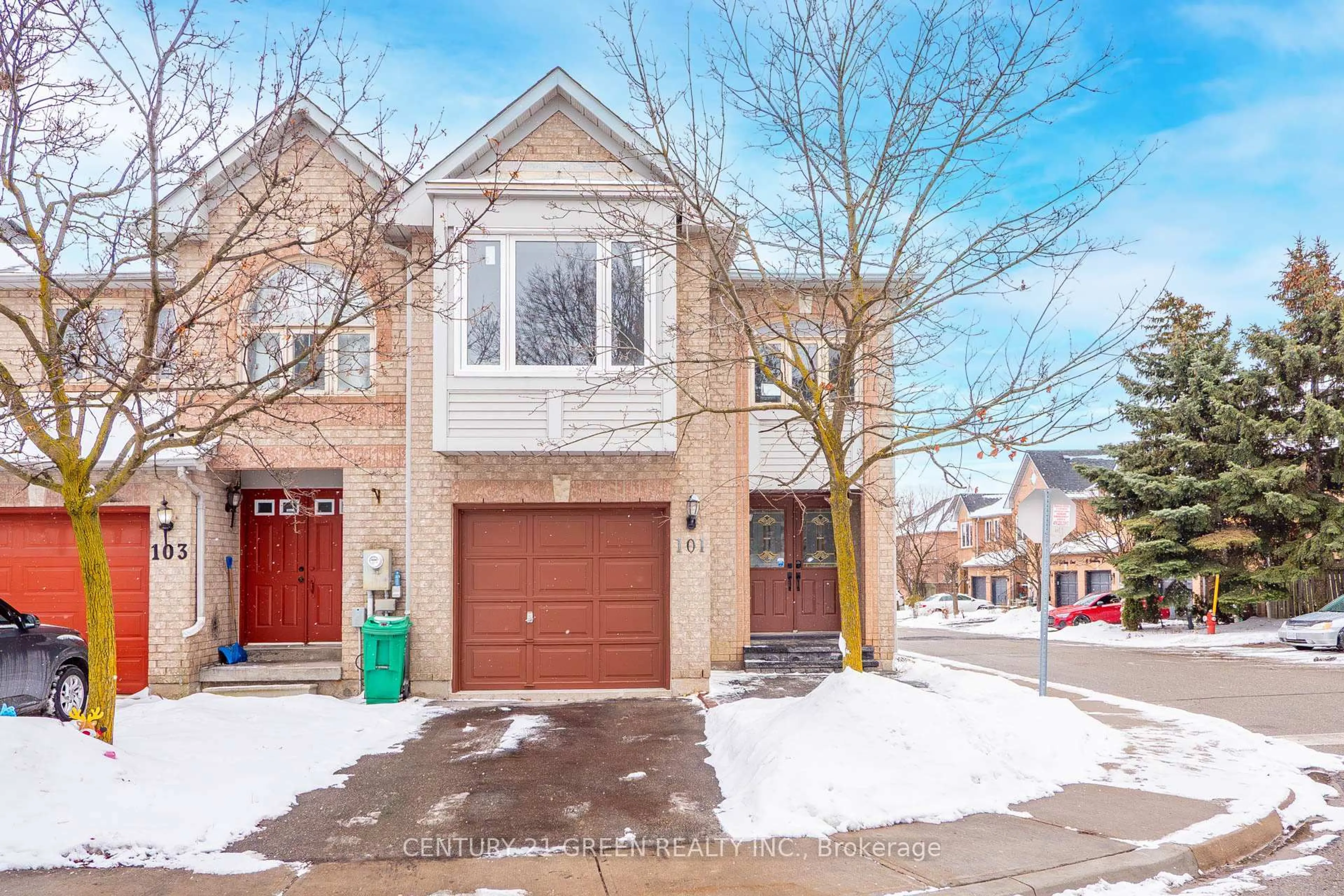 Home with brick exterior material, street for 101 Kenwood Dr, Brampton Ontario L6X 4P5