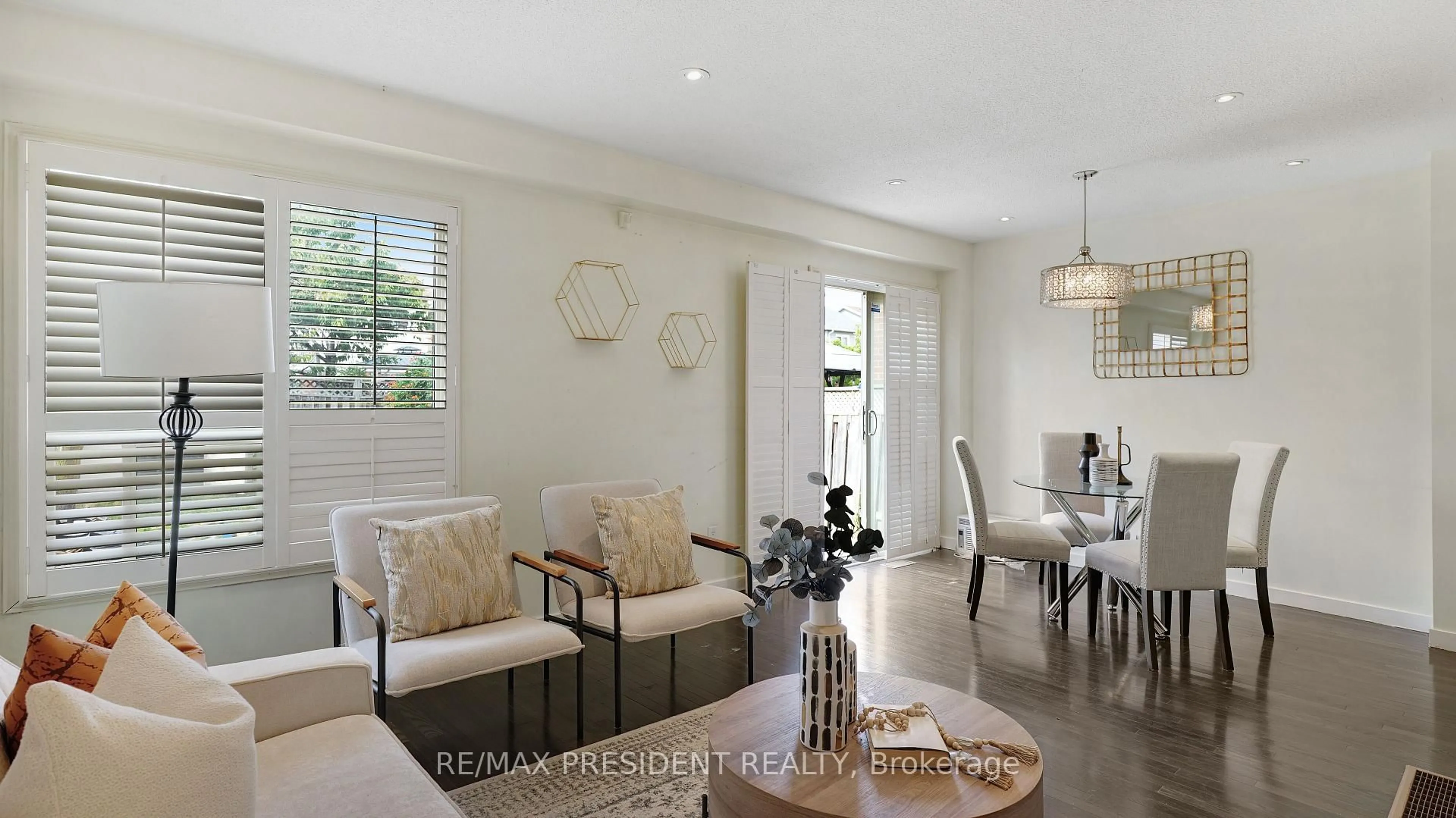 Living room with furniture, unknown for 41 Stalbridge Ave, Brampton Ontario L6Y 4H1