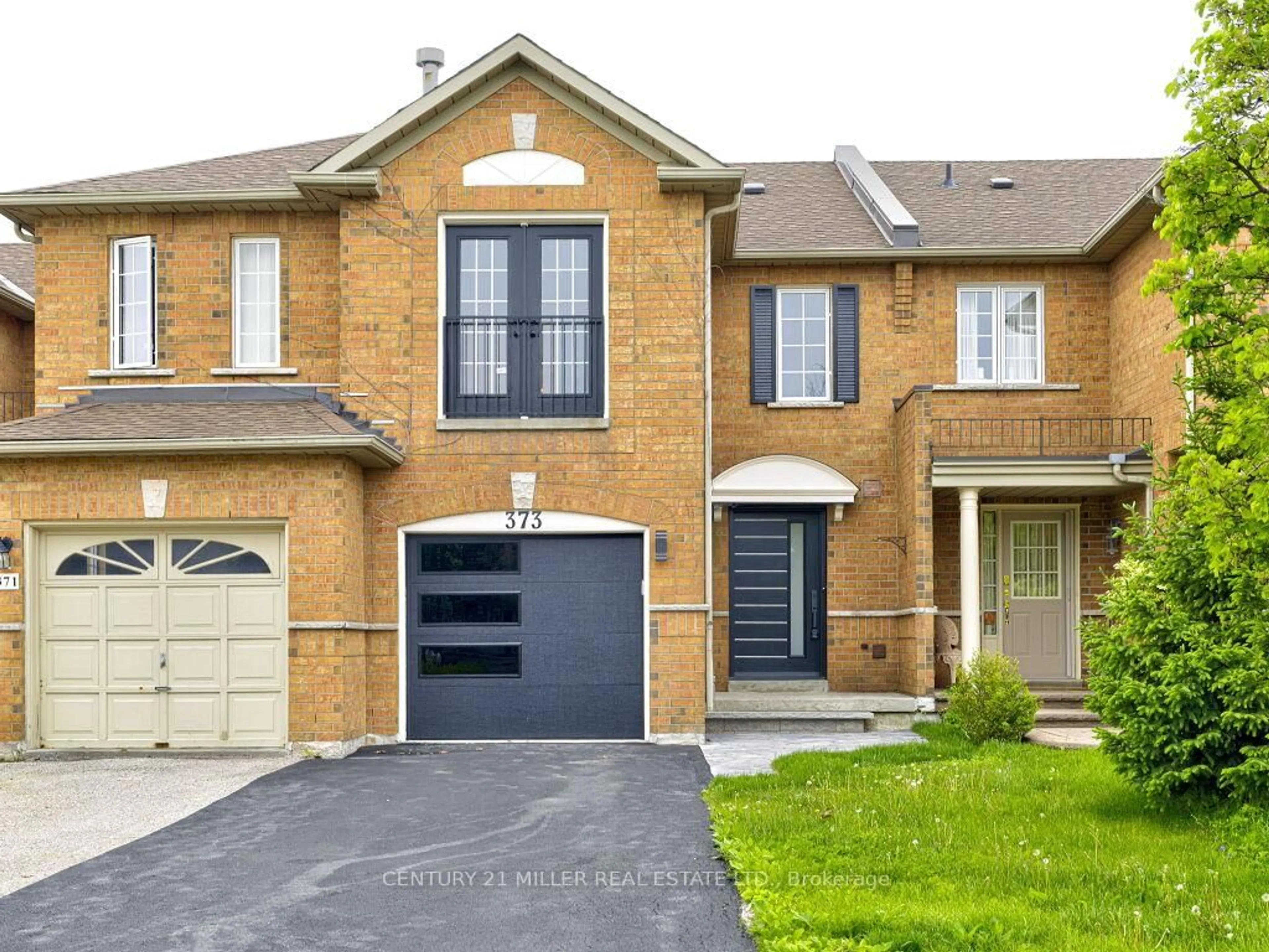 Home with brick exterior material, street for 373 Ravineview Way, Oakville Ontario L6H 6S5