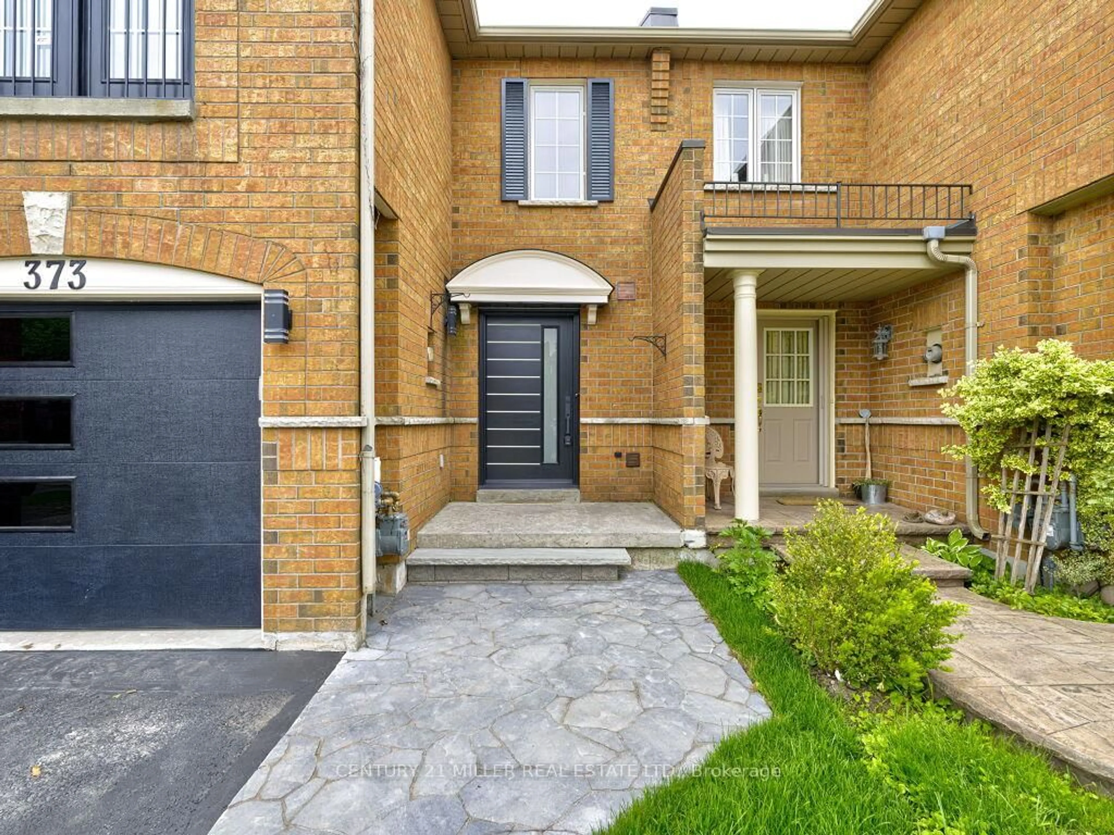 Home with brick exterior material, street for 373 Ravineview Way, Oakville Ontario L6H 6S5