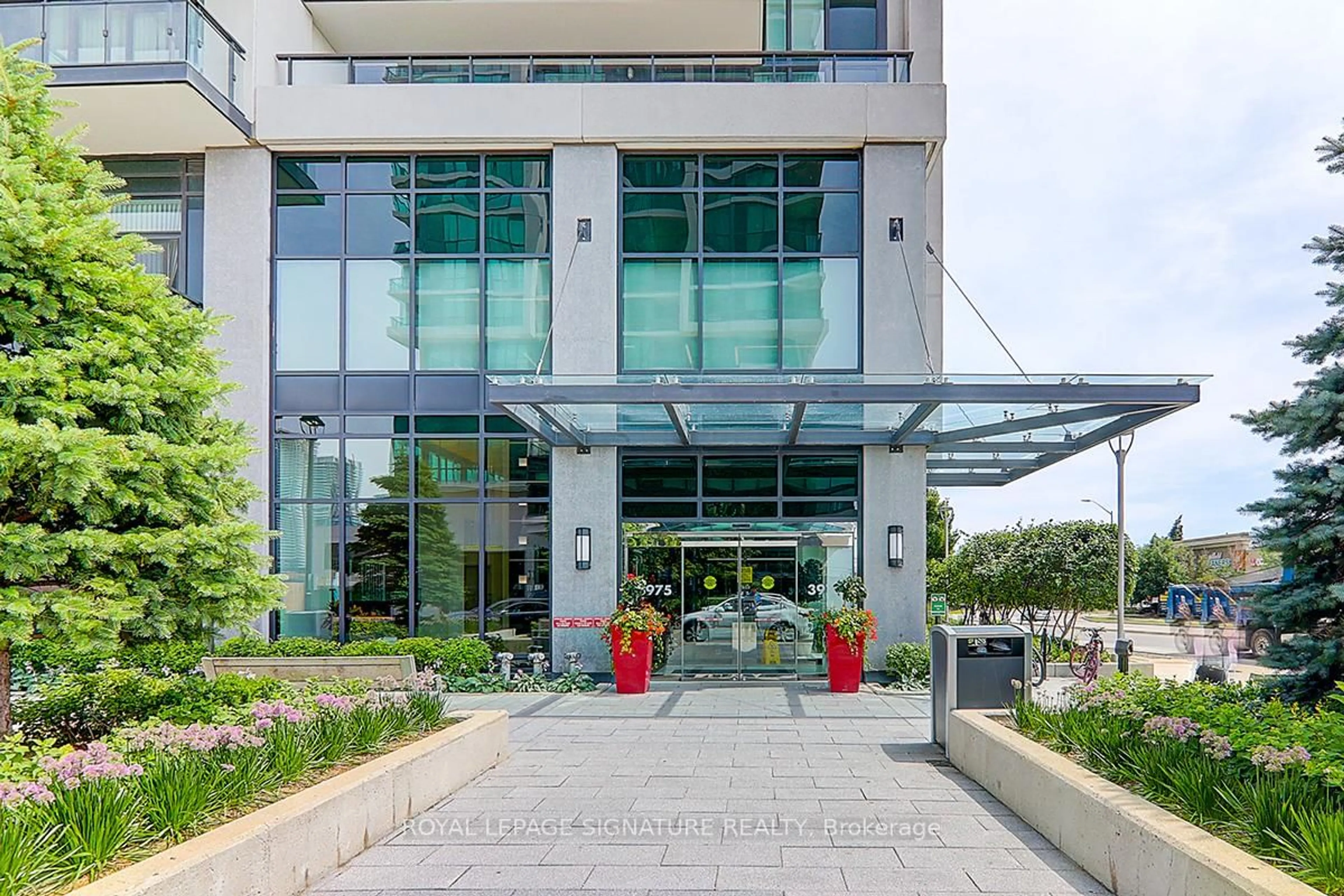 Indoor foyer for 3975 Grand Park Dr #3307, Mississauga Ontario L5B 4M6