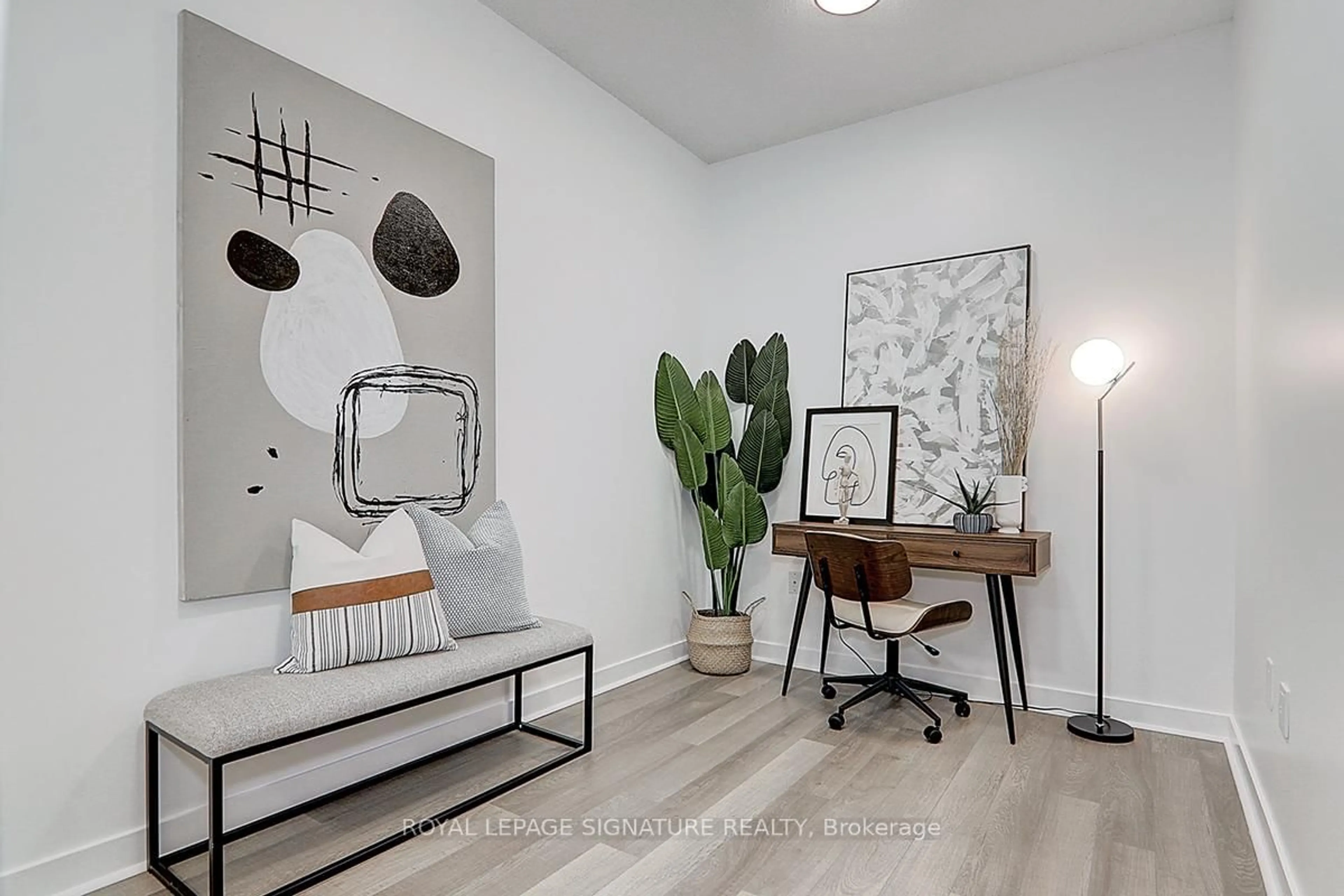 Indoor entryway for 3975 Grand Park Dr #3307, Mississauga Ontario L5B 4M6