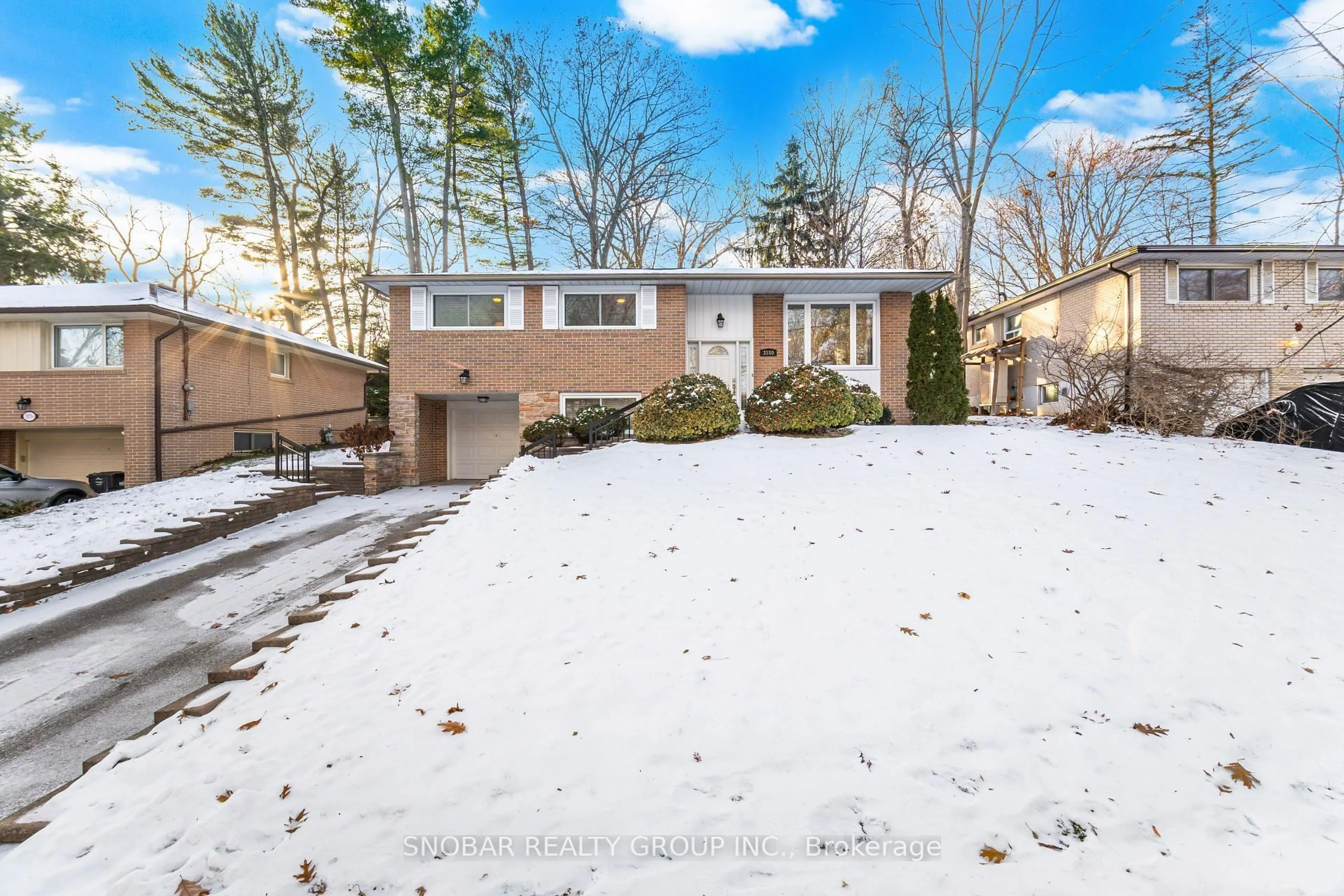 Unknown for 3180 The Credit Woodlands, Mississauga Ontario L5C 2J4