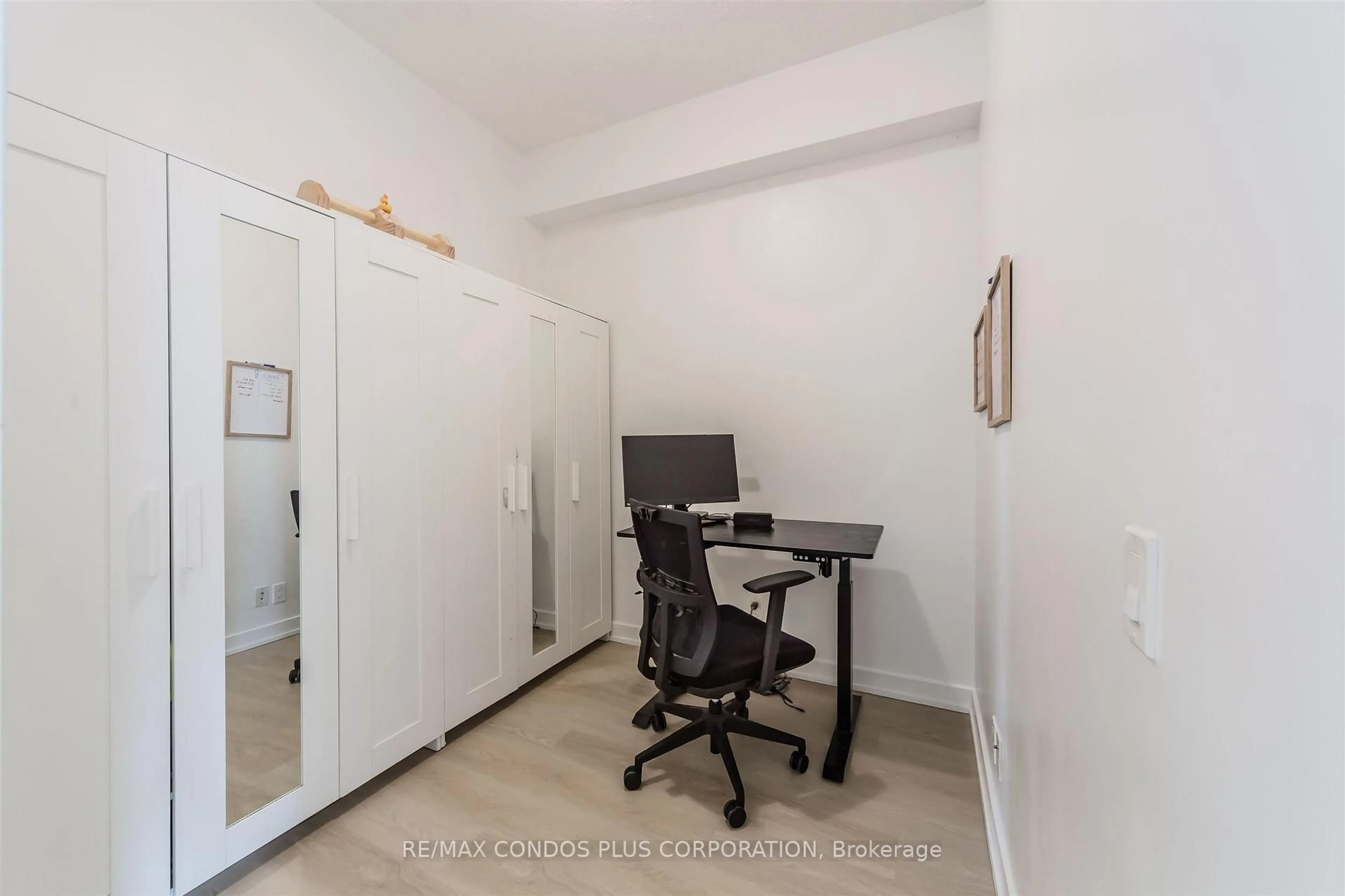 A pic of a room for 2220 Lake Shore Blvd #2706, Toronto Ontario M8V 1A4