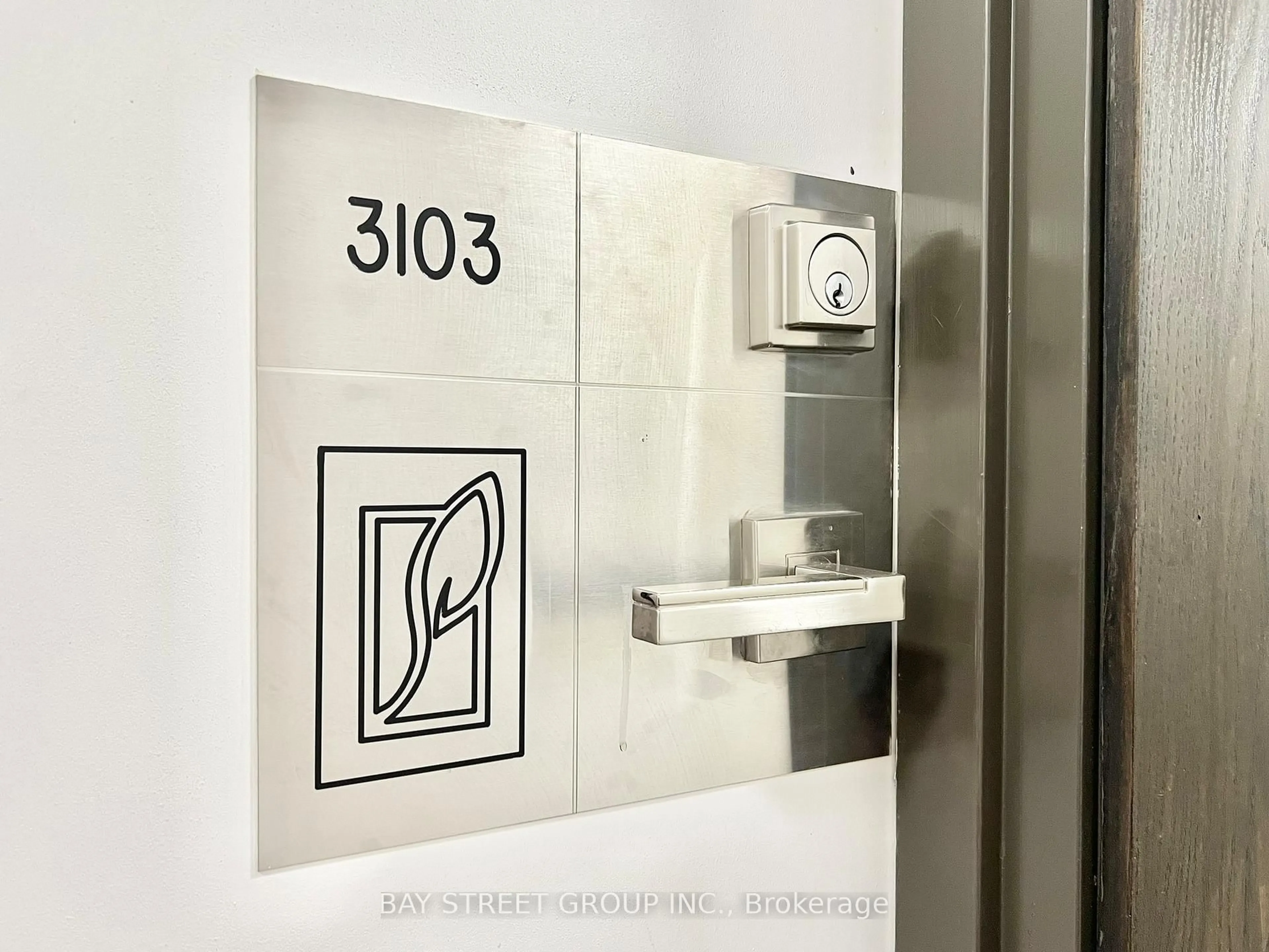 Indoor foyer for 4011 Brickstone Mews #3103, Mississauga Ontario L5B 0J7