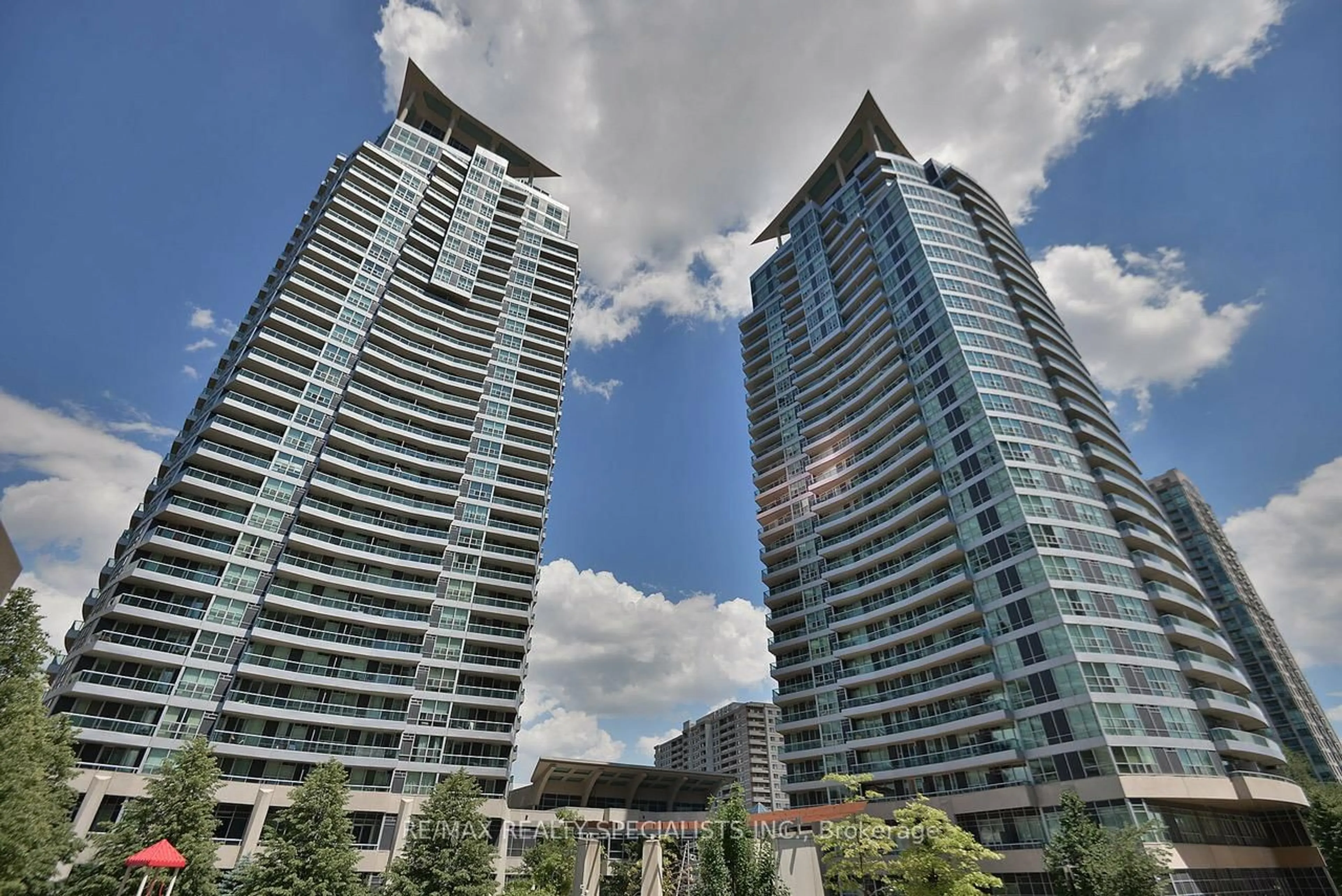 Unknown for 33 Elm Dr #1213, Mississauga Ontario L5B 4M2