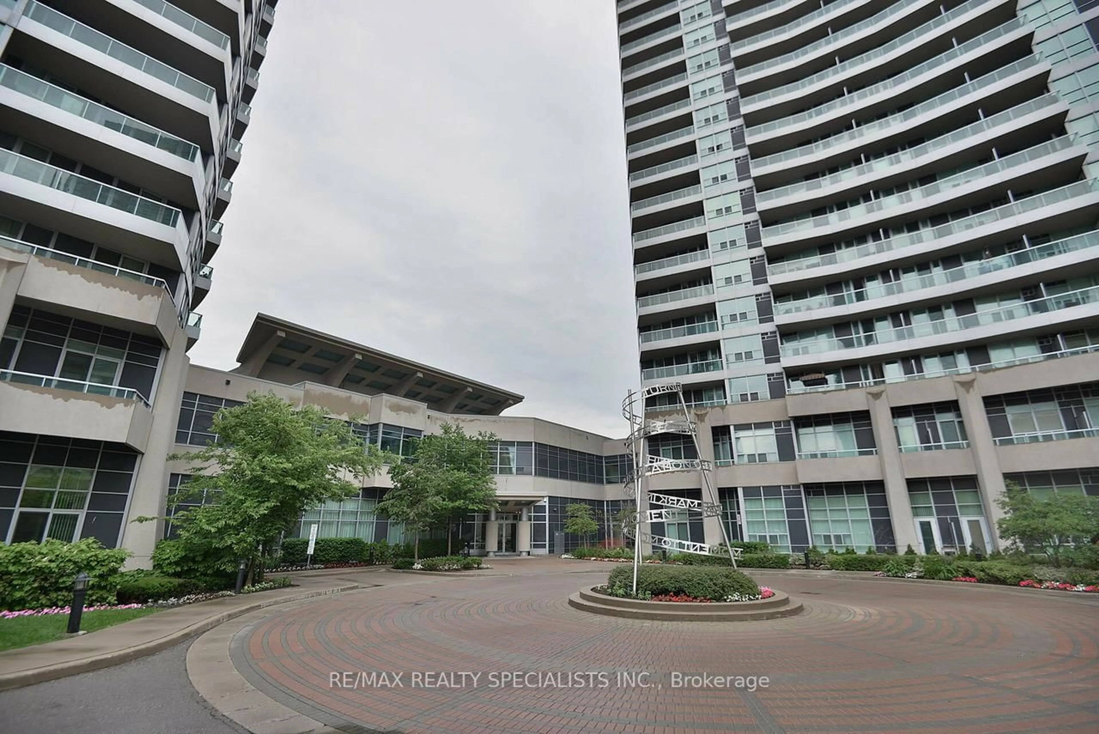 Unknown for 33 Elm Dr #1213, Mississauga Ontario L5B 4M2