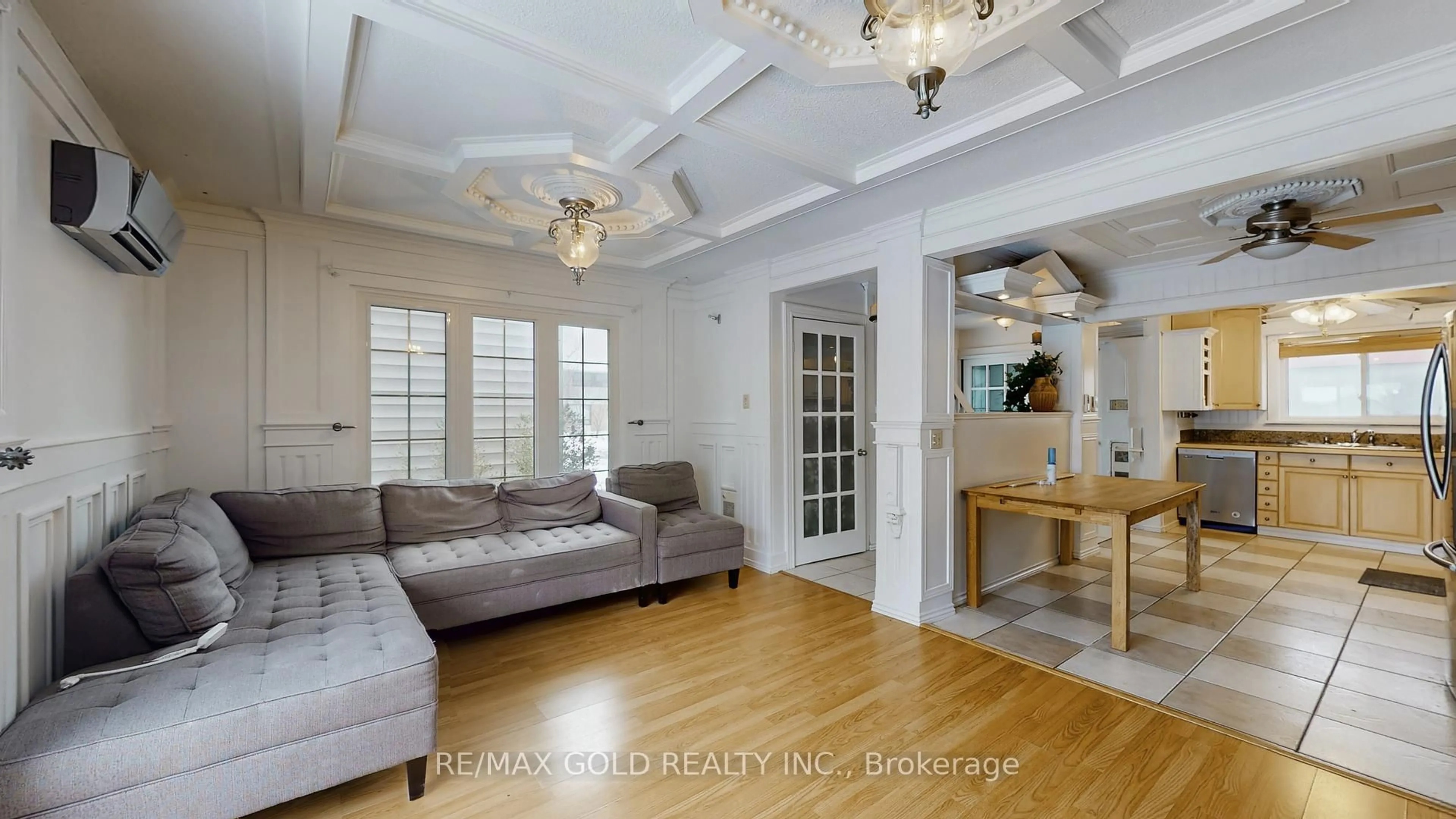 Living room with furniture, unknown for 3 Hemlark Crt, Brampton Ontario L6S 2B7