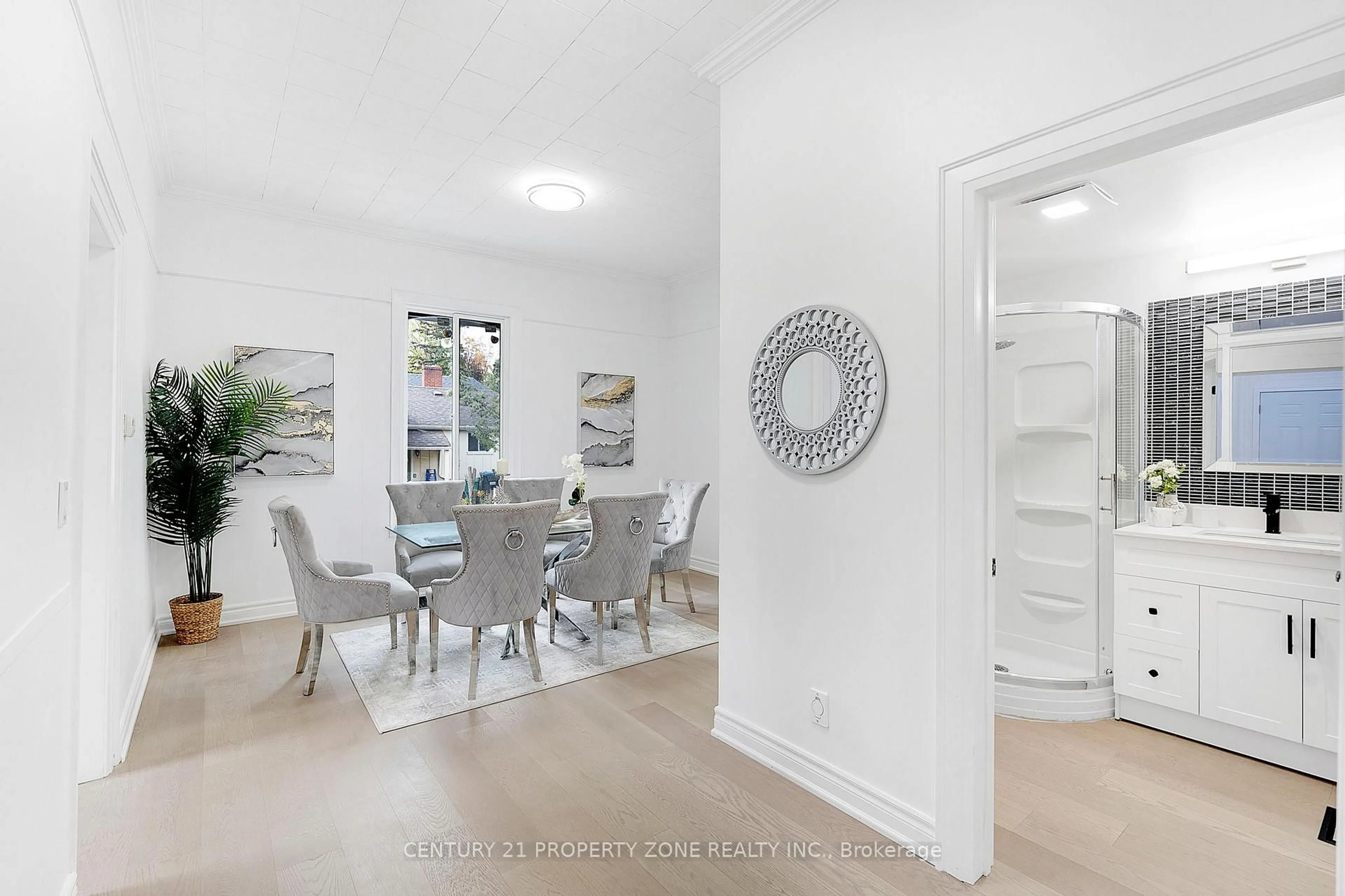 Dining room, unknown for 72 Nelson St, Brampton Ontario L6V 1E2