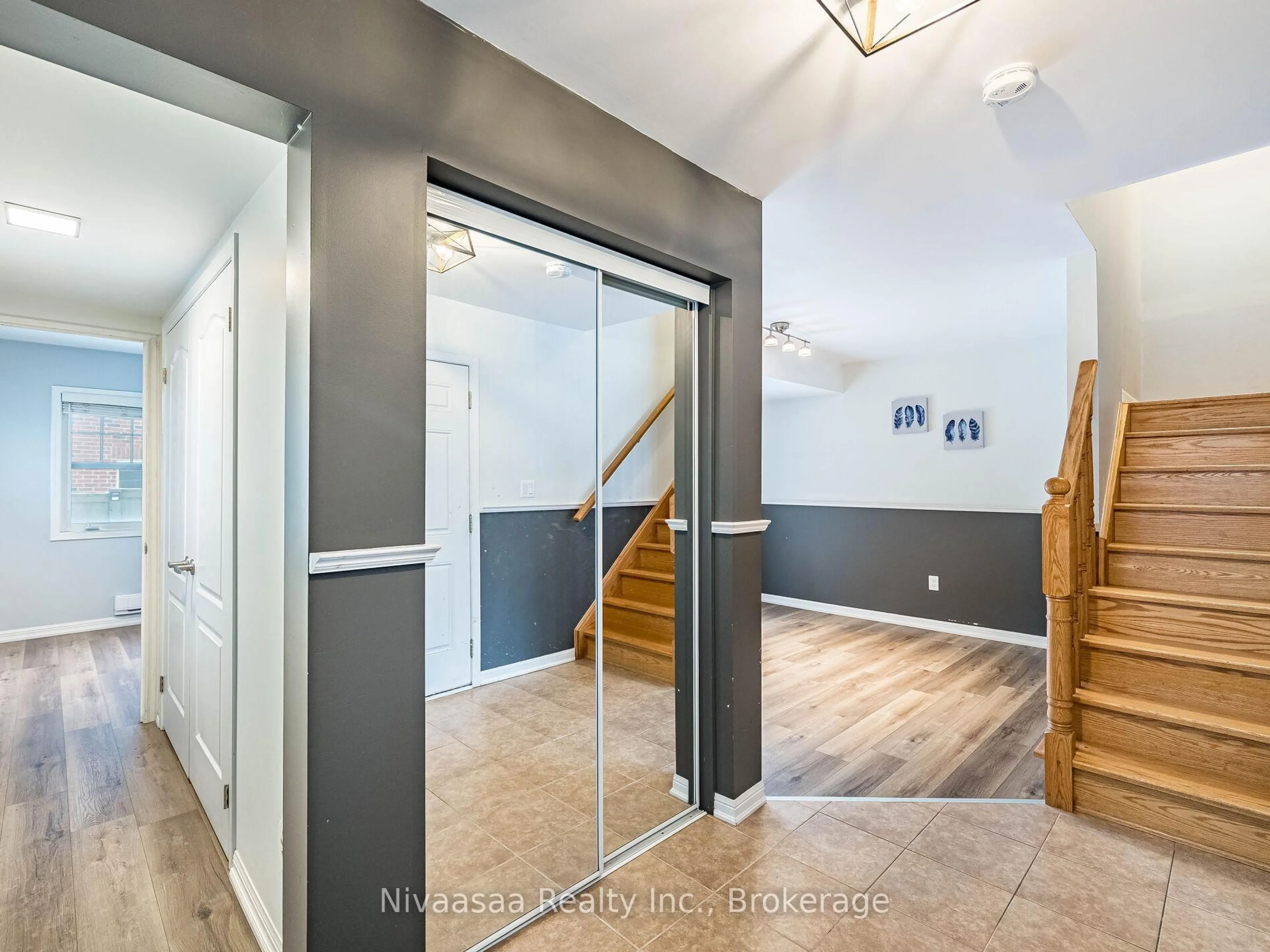 Indoor entryway for 18 Betterton Cres, Brampton Ontario L7A 0S5
