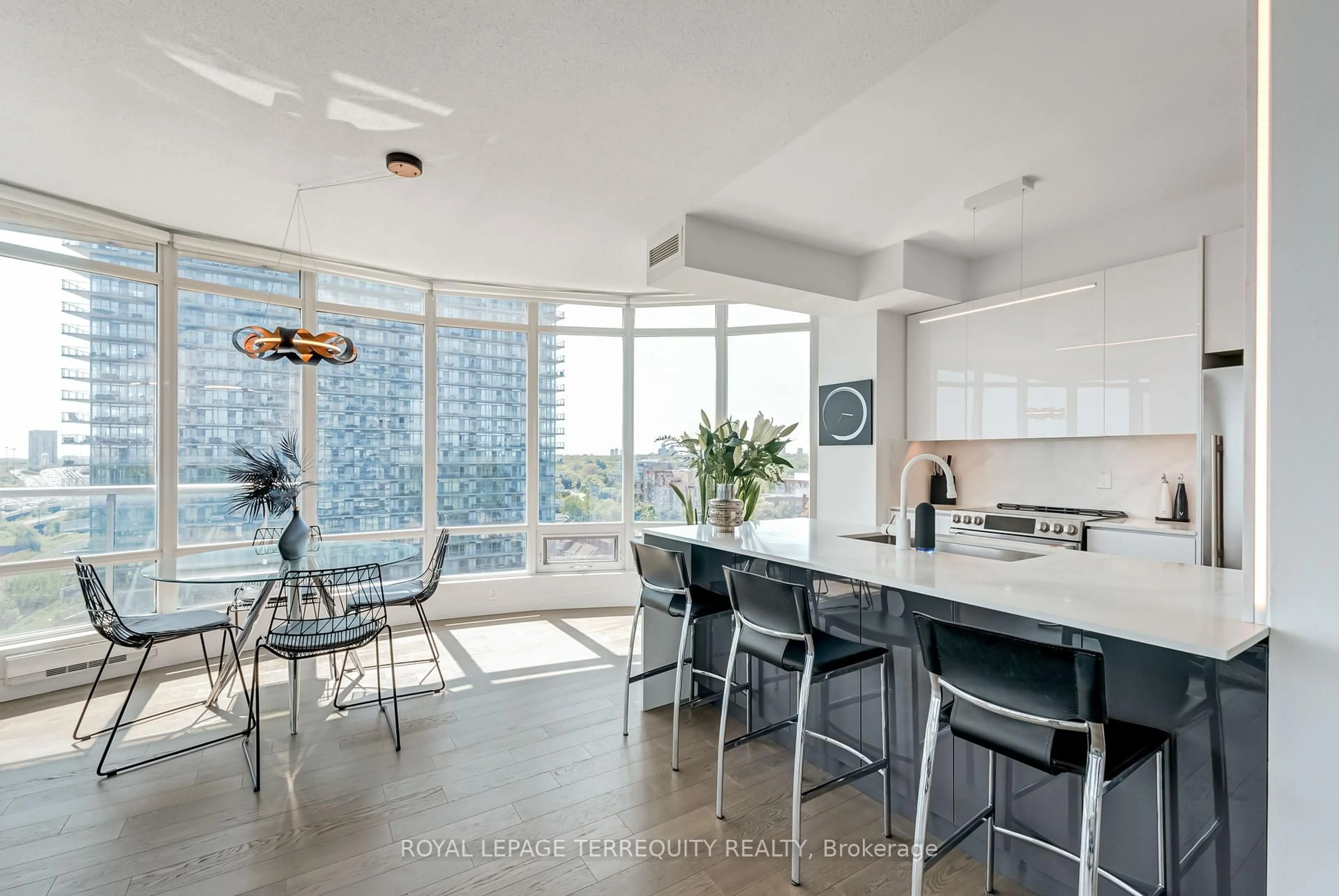 Open concept kitchen, unknown for 15 Windermere Ave #1210, Toronto Ontario M6S 5A2