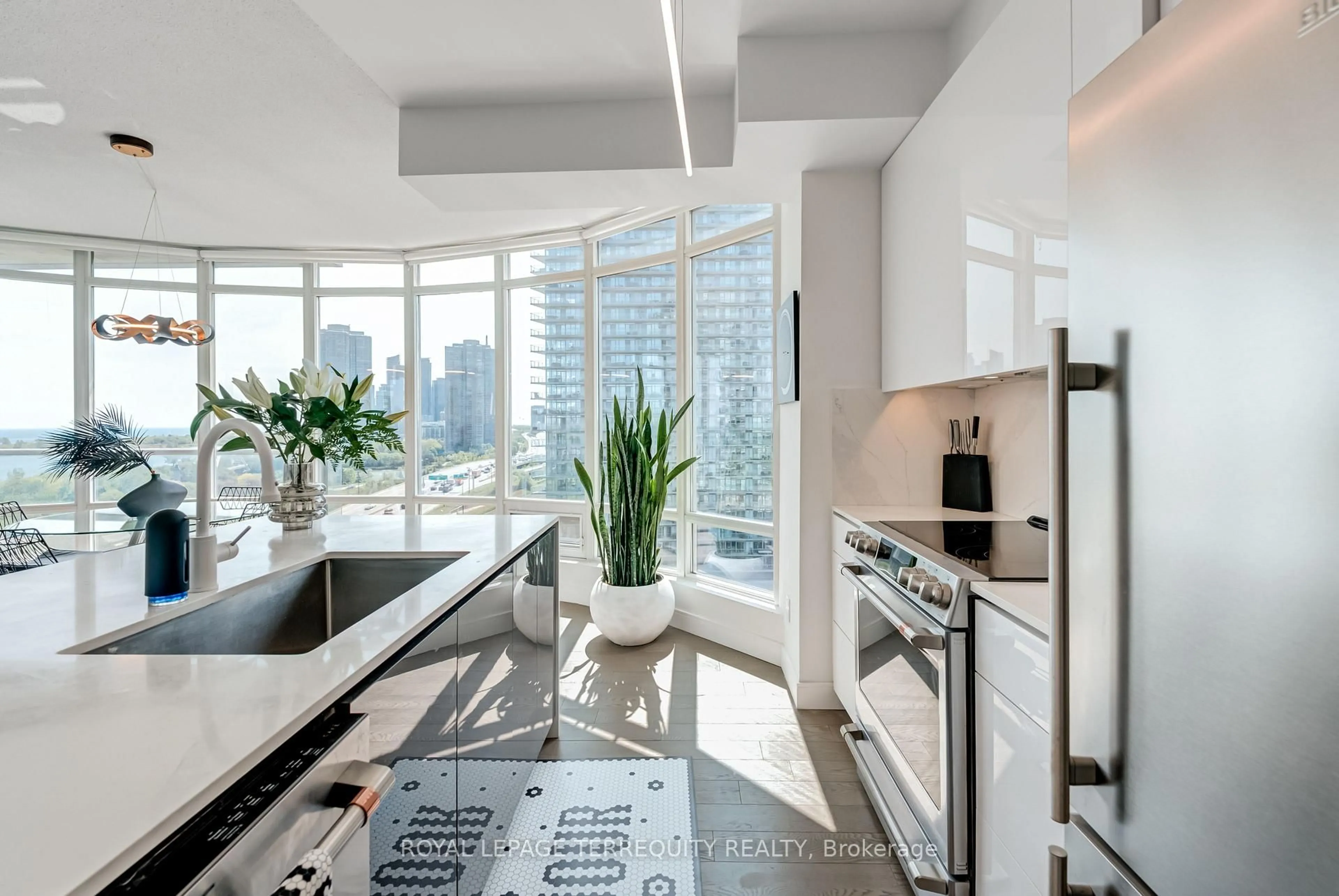 Contemporary kitchen, ceramic/tile floor for 15 Windermere Ave #1210, Toronto Ontario M6S 5A2