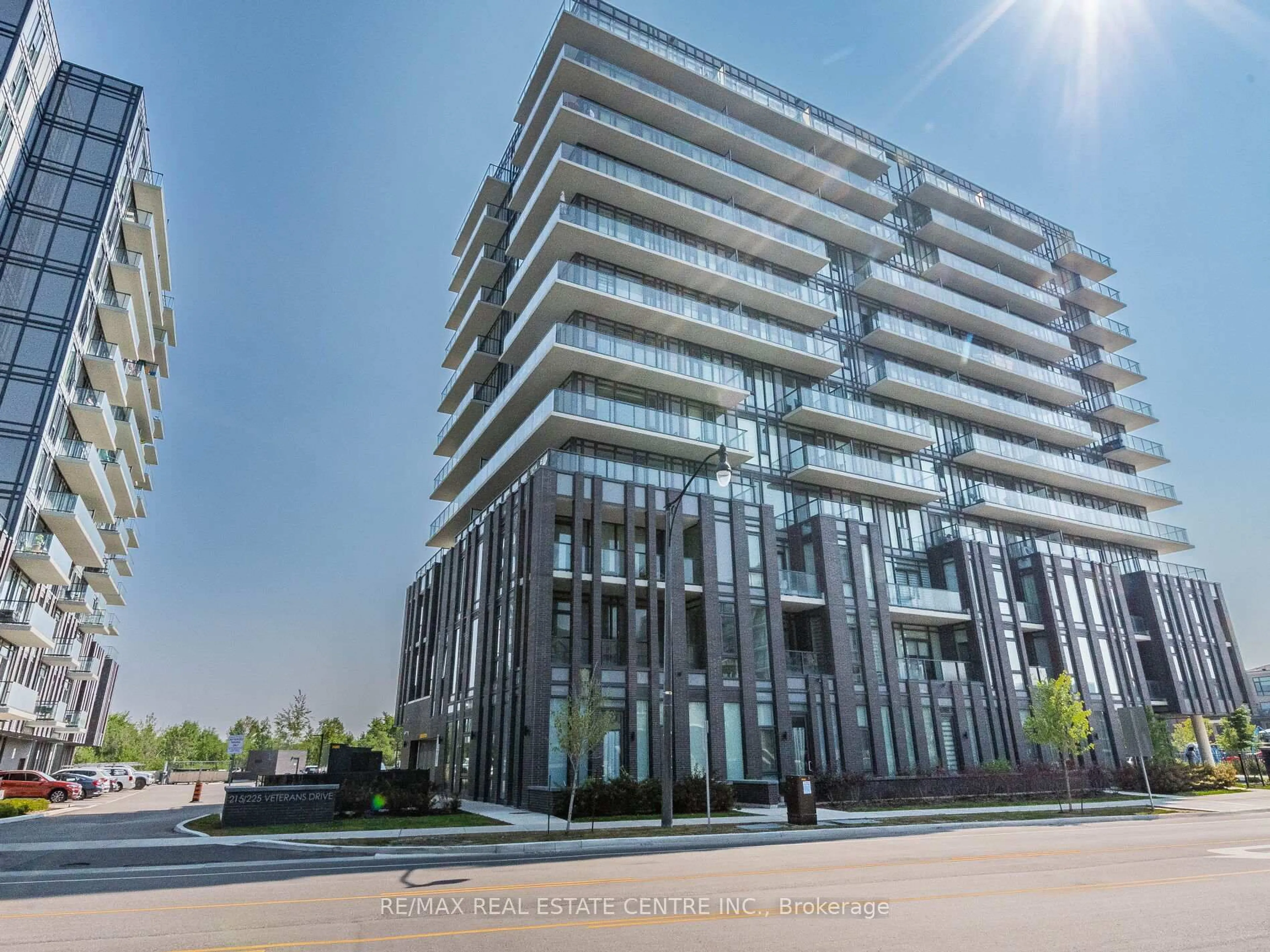 Unknown for 215 VETERANS Dr #211, Brampton Ontario L7A 5L6